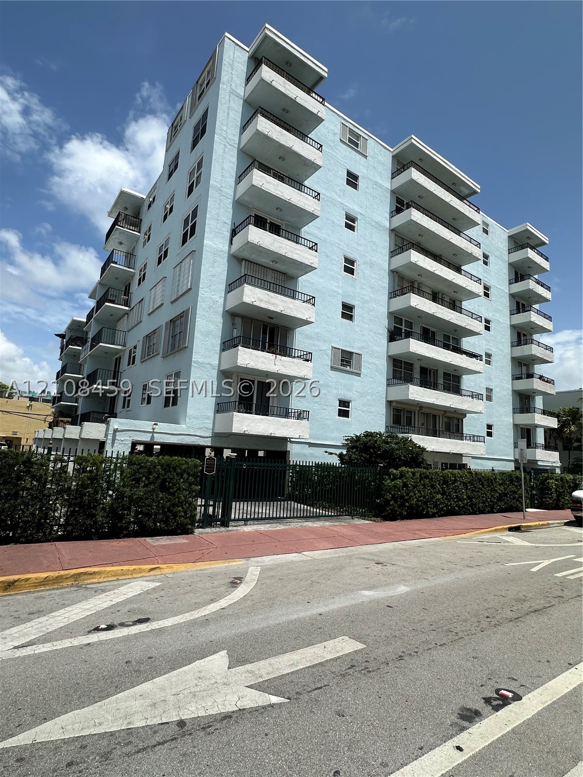 720 Collins Ave #206