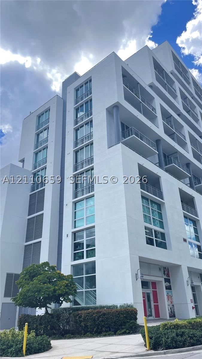 350 NE 24th St #404