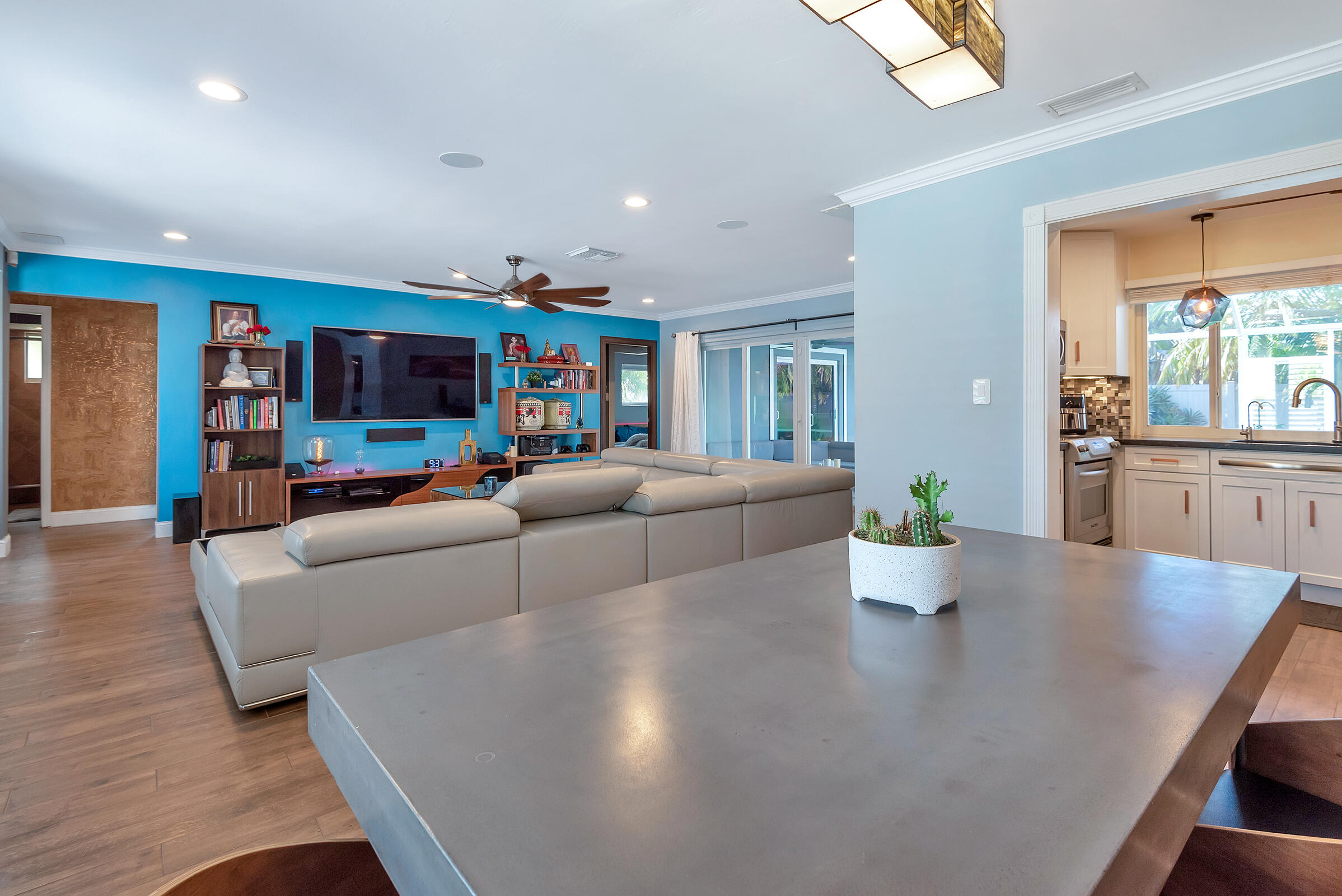 2116 NE 68th Fort Lauderdale, FL 33308