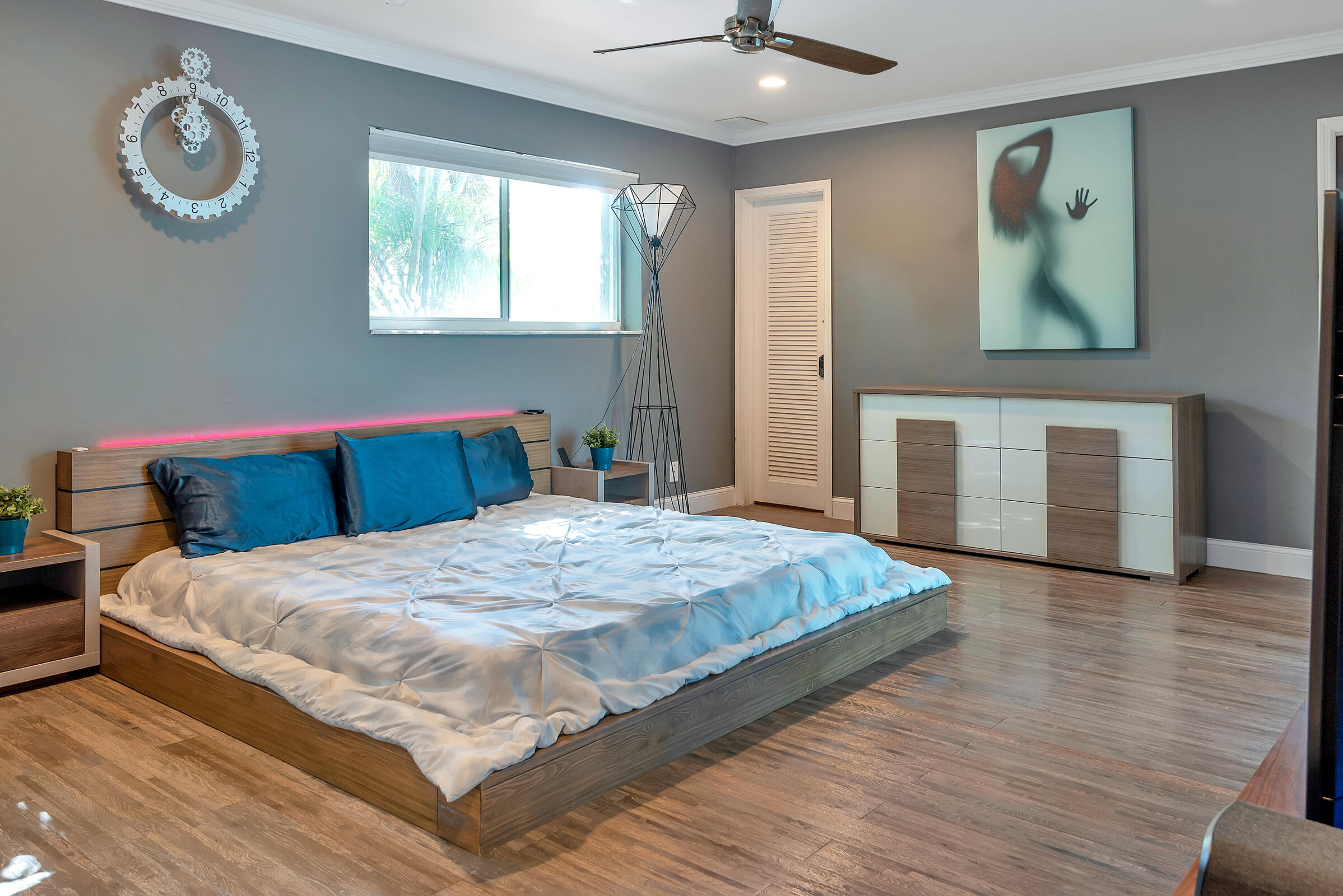 2116 NE 68th Fort Lauderdale, FL 33308