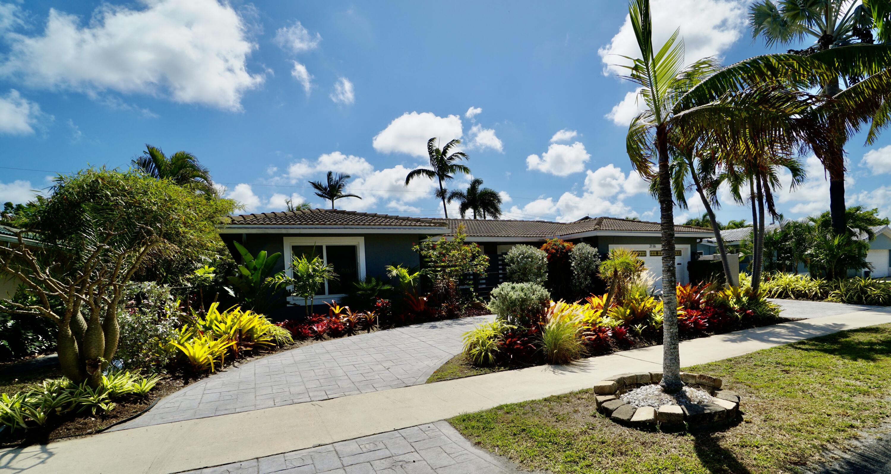 2116 NE 68th Fort Lauderdale, FL 33308