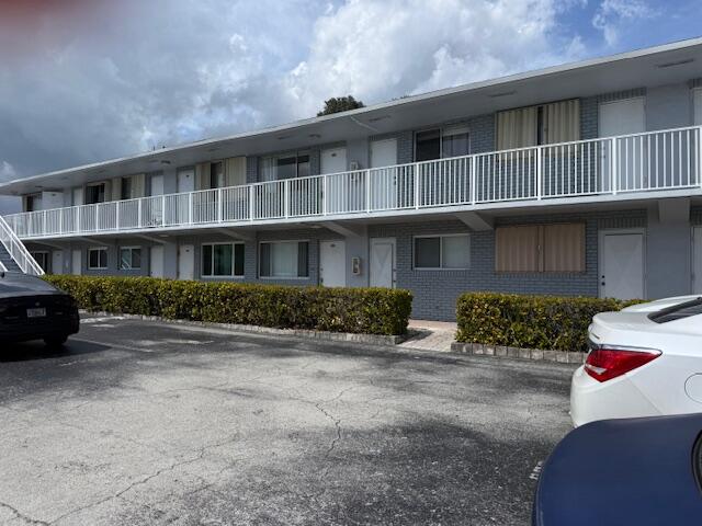 2175 NE 56th #203 Fort Lauderdale, FL 33308