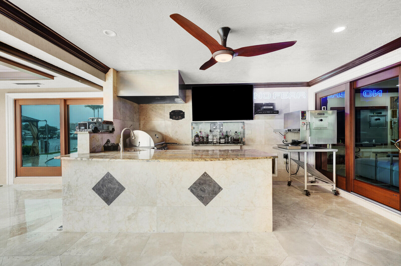 2810 NE 44th Lighthouse Point, FL 33064