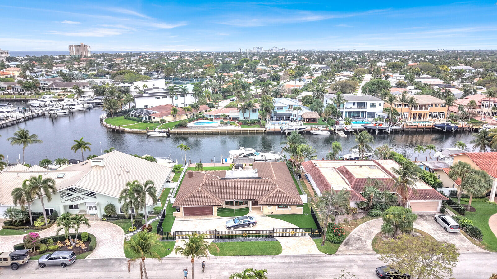 2810 NE 44th Lighthouse Point, FL 33064