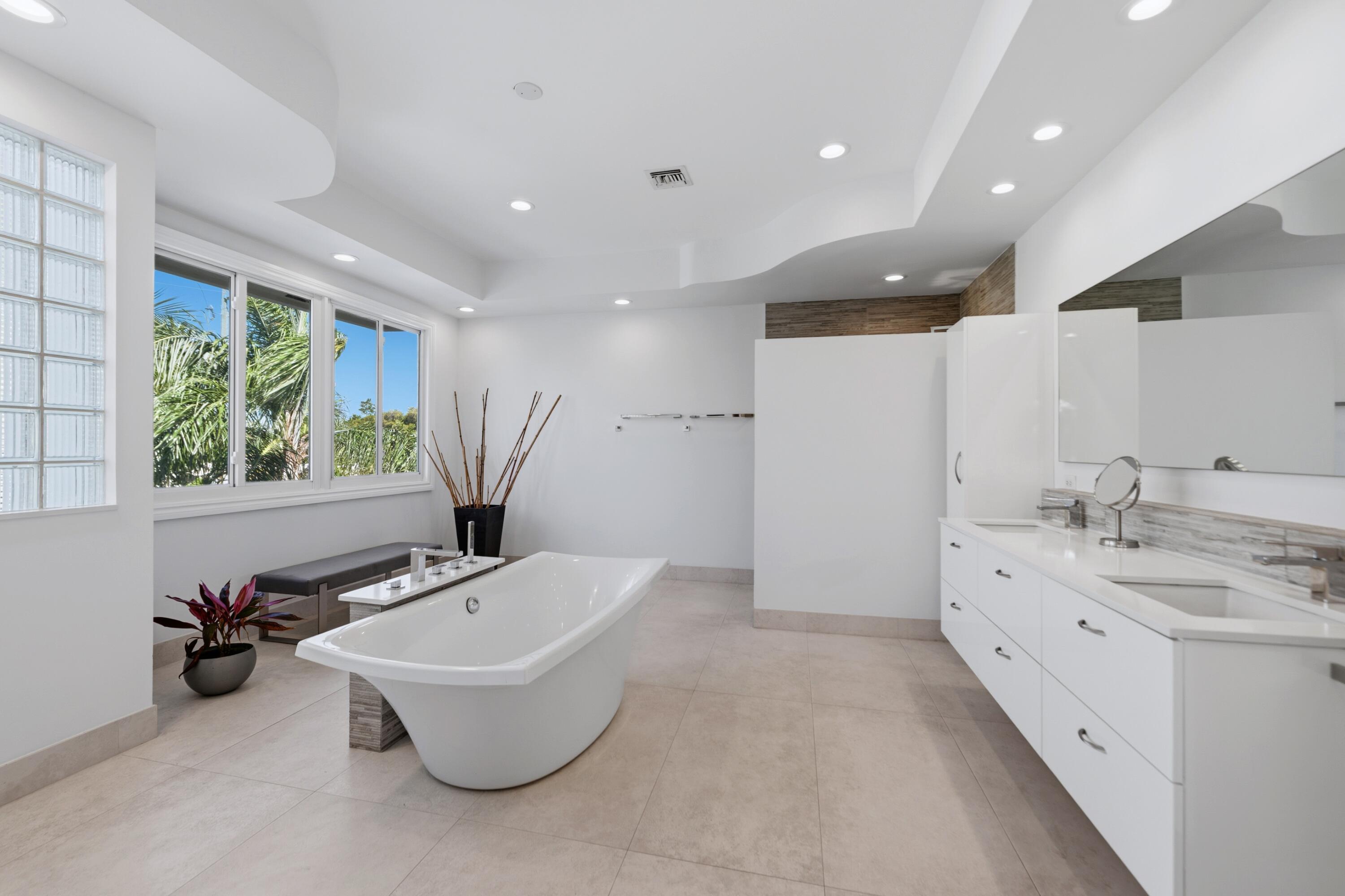 607 Intracoastal Fort Lauderdale, FL 33304