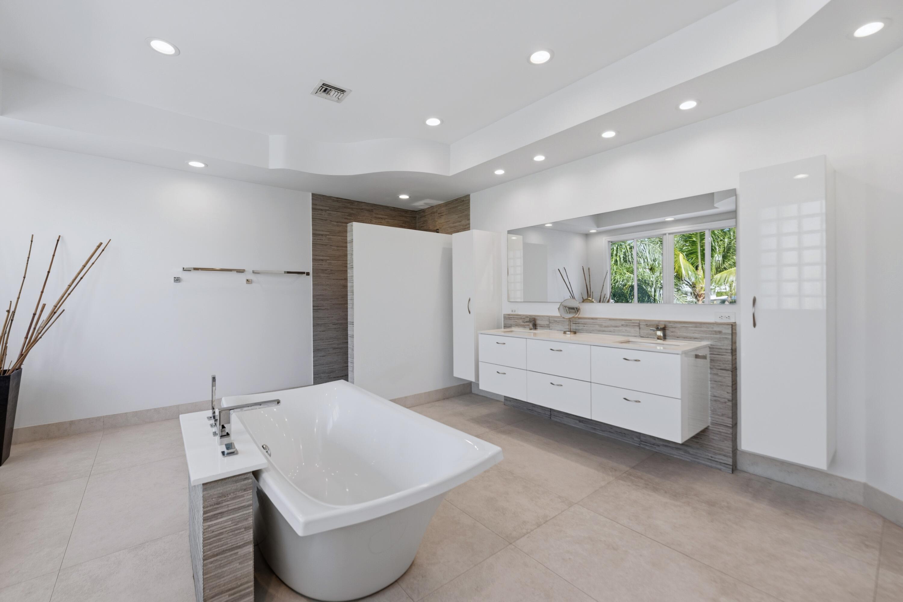 607 Intracoastal Fort Lauderdale, FL 33304