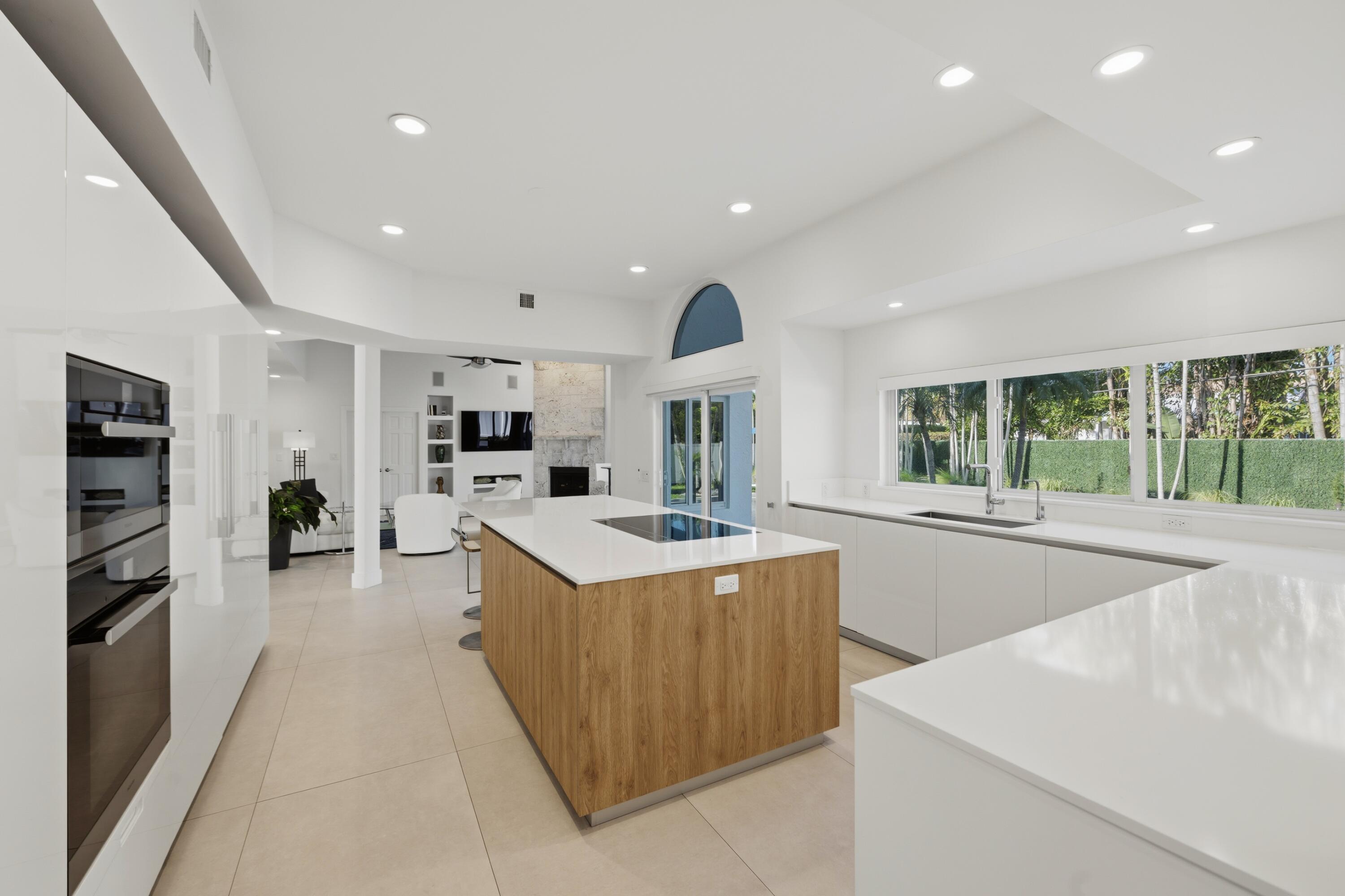 607 Intracoastal Fort Lauderdale, FL 33304