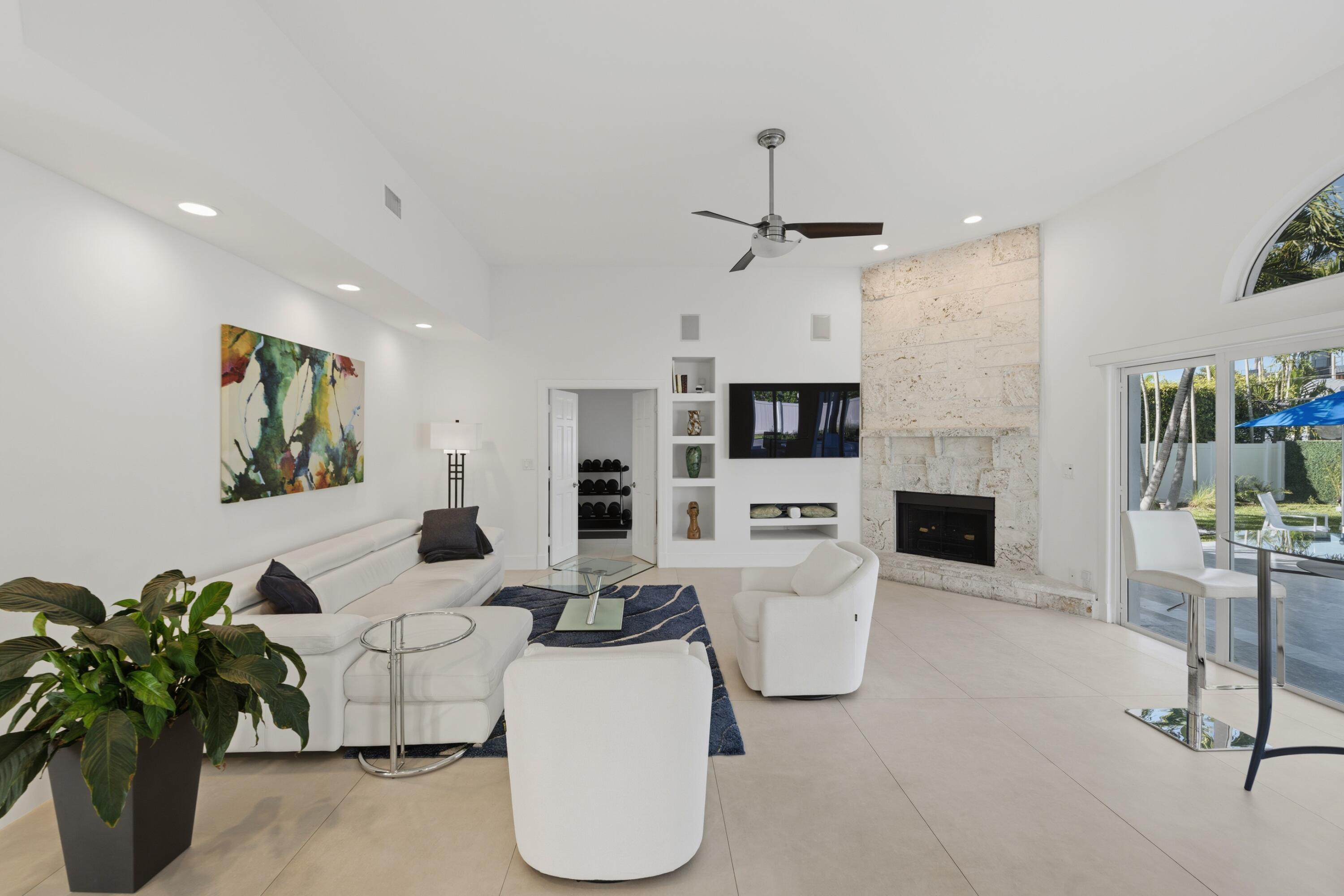 607 Intracoastal Fort Lauderdale, FL 33304