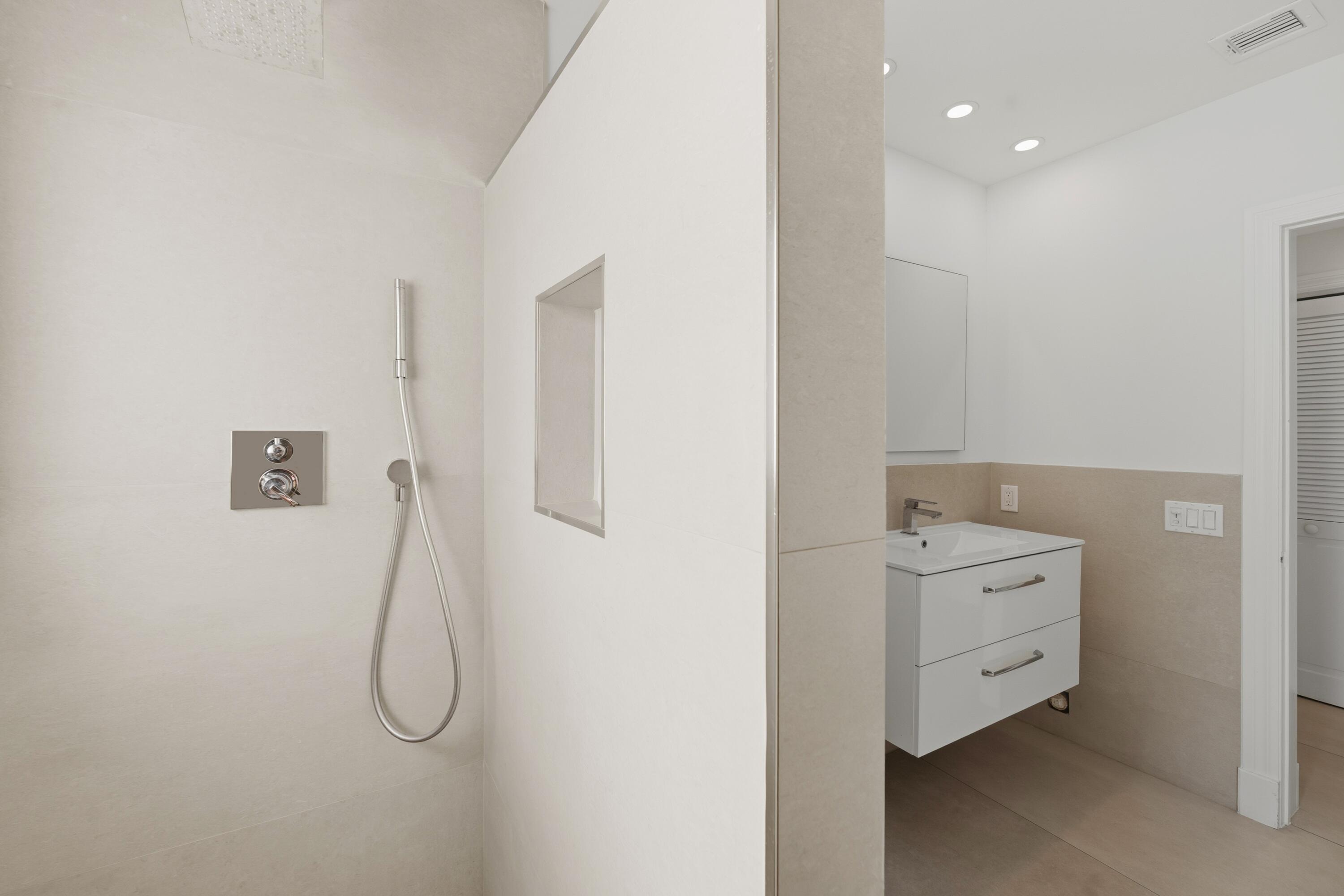 607 Intracoastal Fort Lauderdale, FL 33304