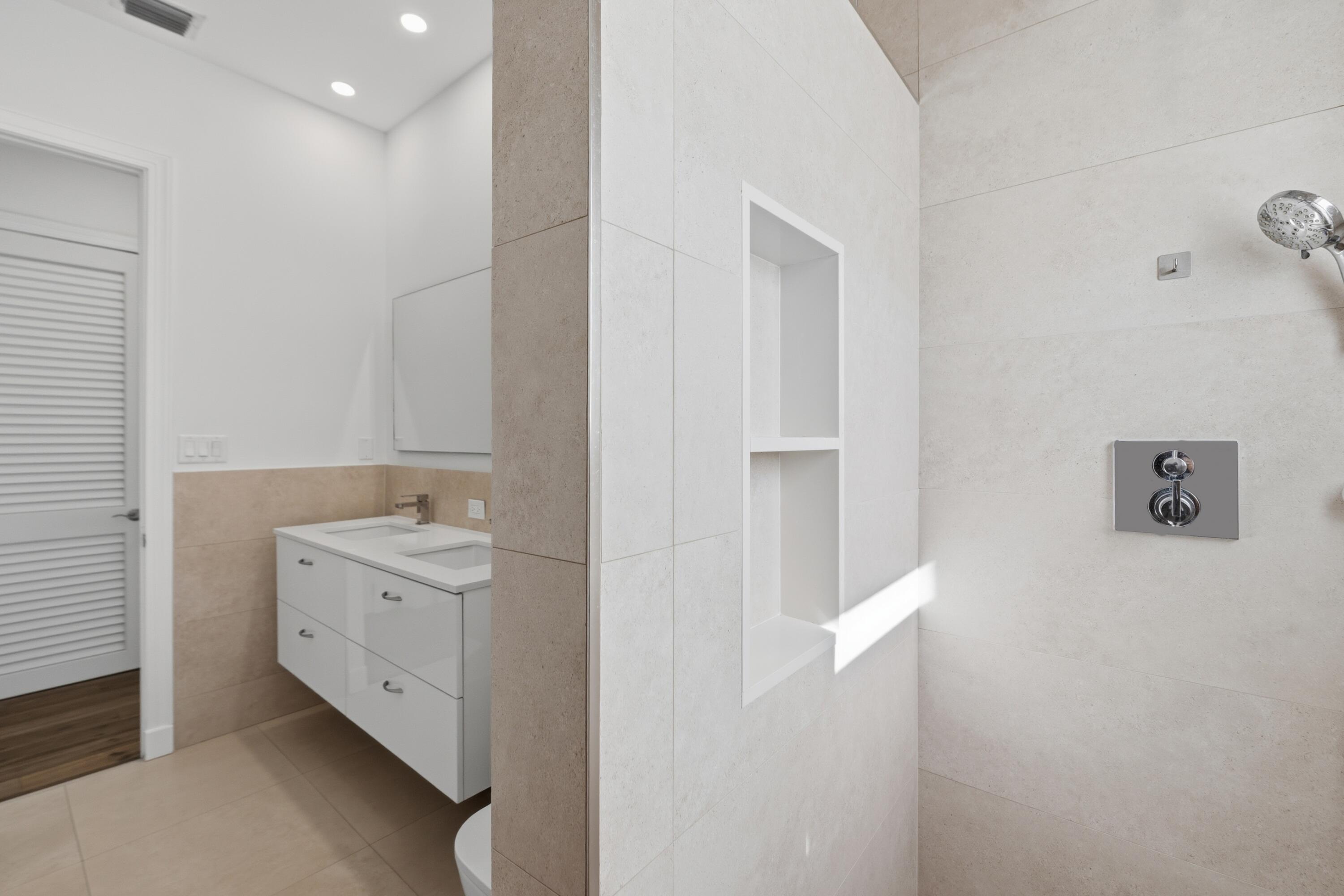 607 Intracoastal Fort Lauderdale, FL 33304