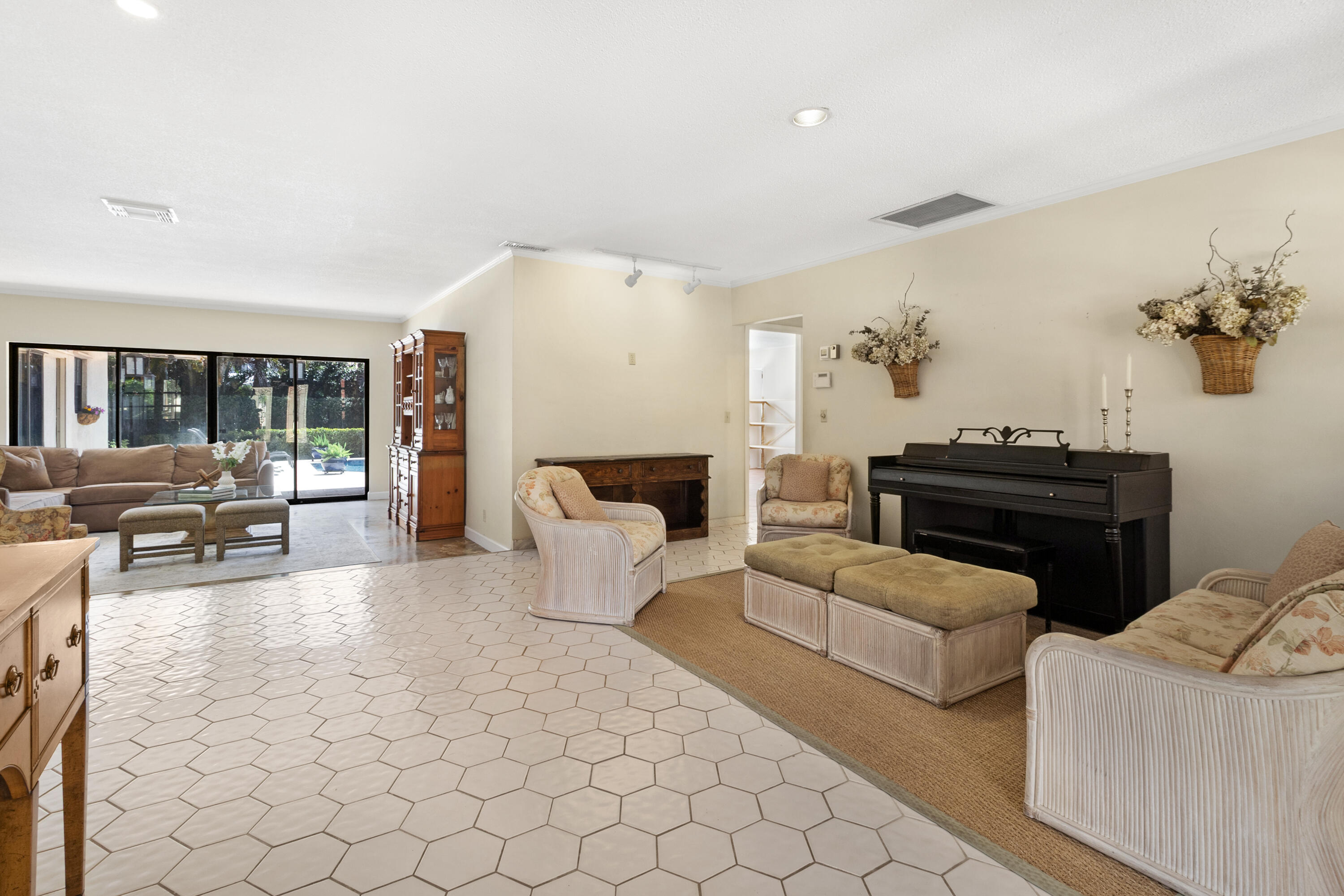 1350 W Terra Mar Pompano Beach, FL 33062