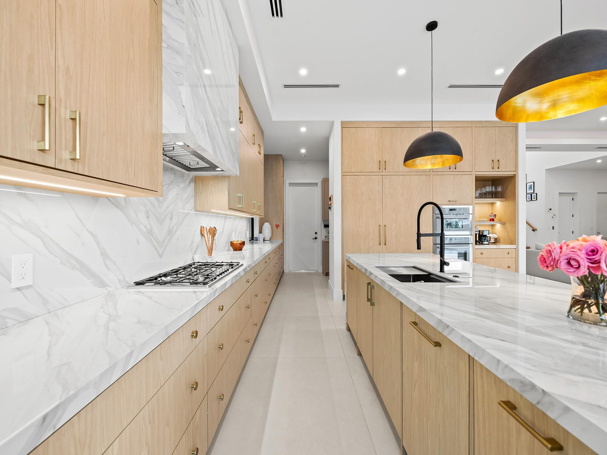 2420 NE 48th Lighthouse Point, FL 33064