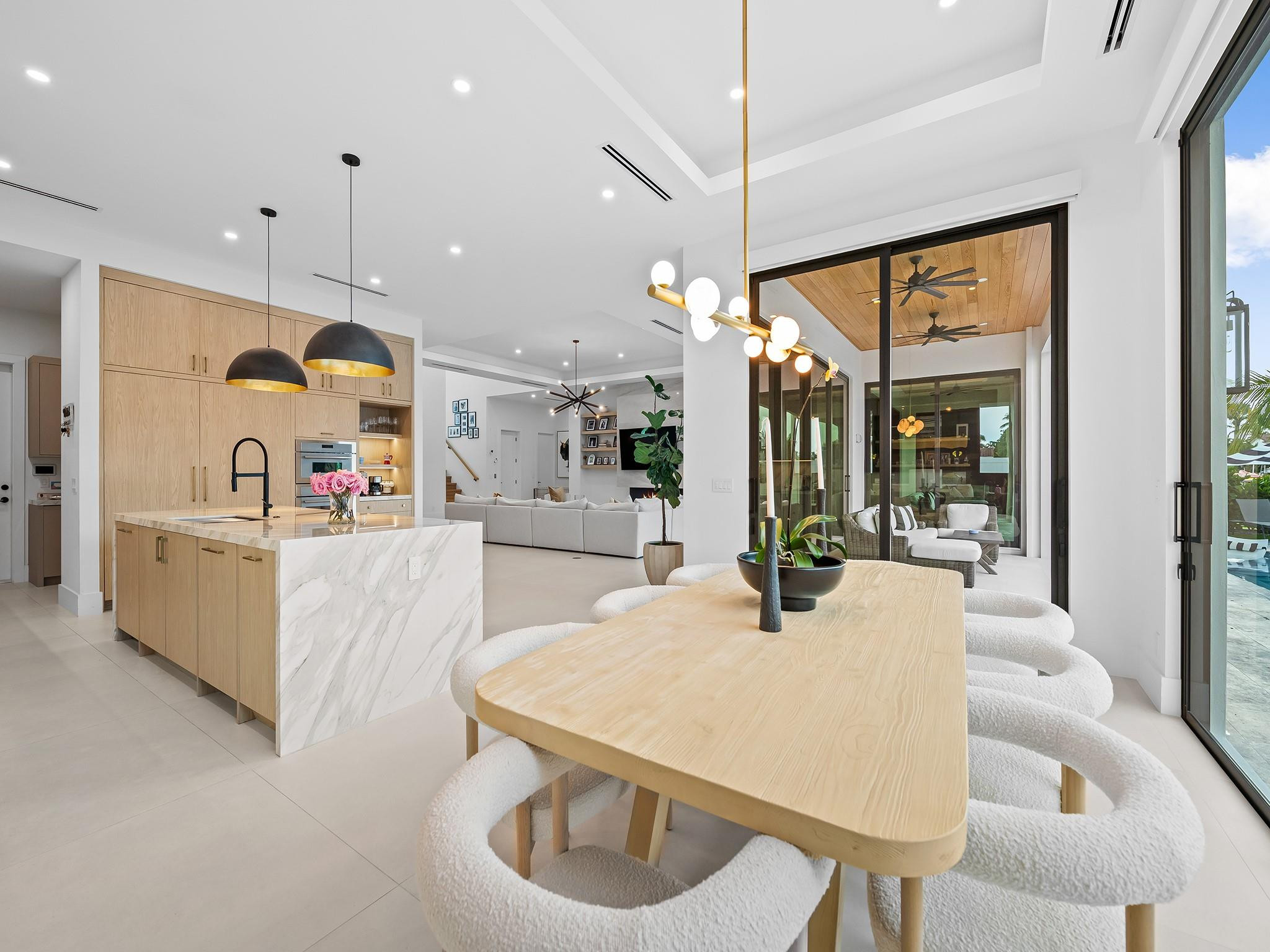 2420 NE 48th Lighthouse Point, FL 33064