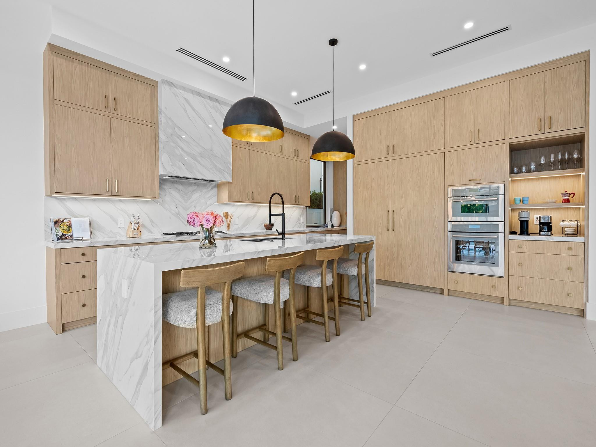 2420 NE 48th Lighthouse Point, FL 33064