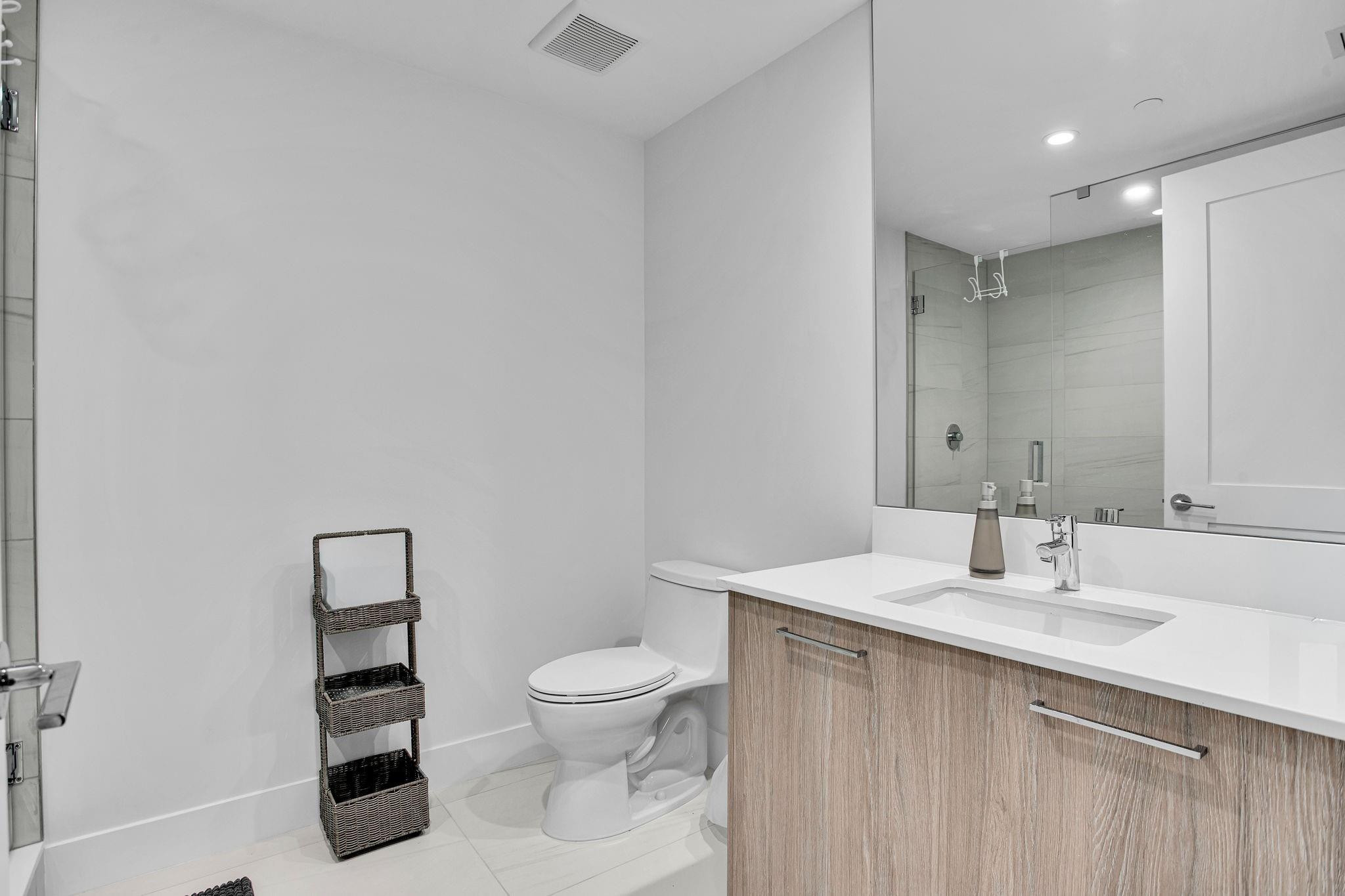 153 N Seabreeze #1601 Fort Lauderdale, FL 33304