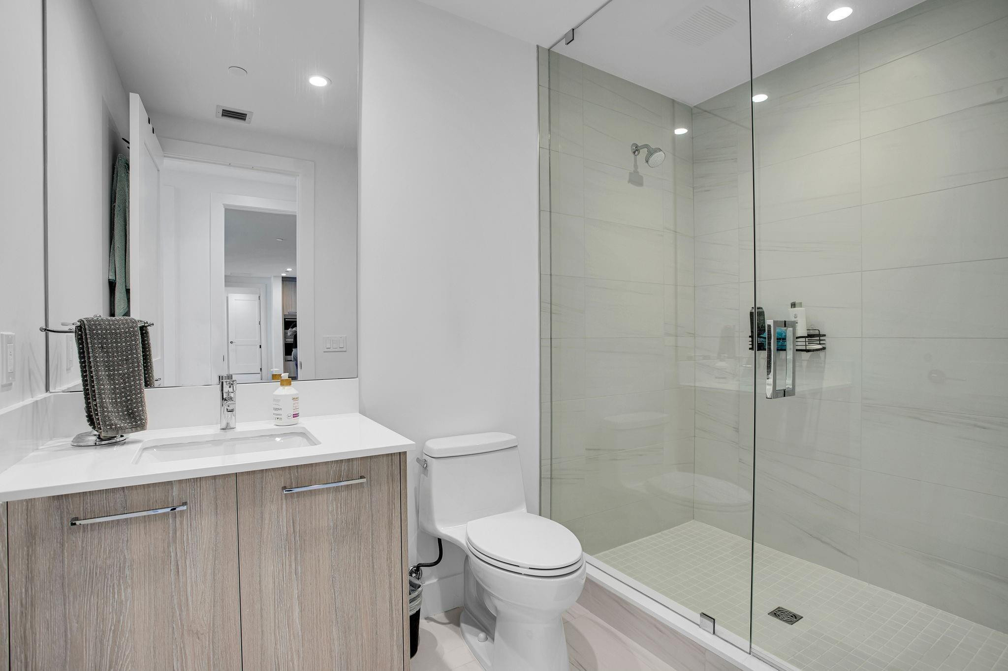 153 N Seabreeze #1601 Fort Lauderdale, FL 33304