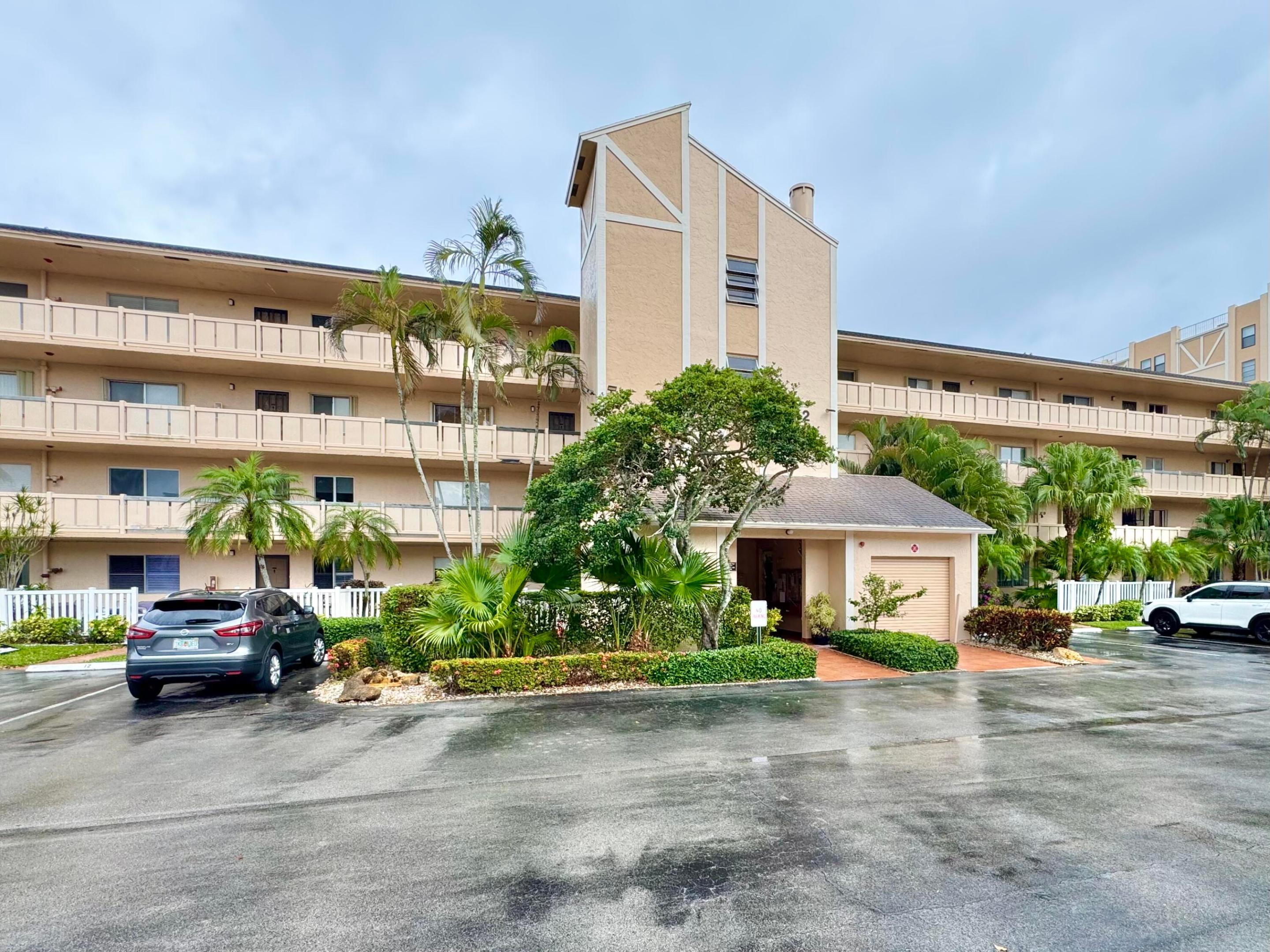 7006 Huntington #306