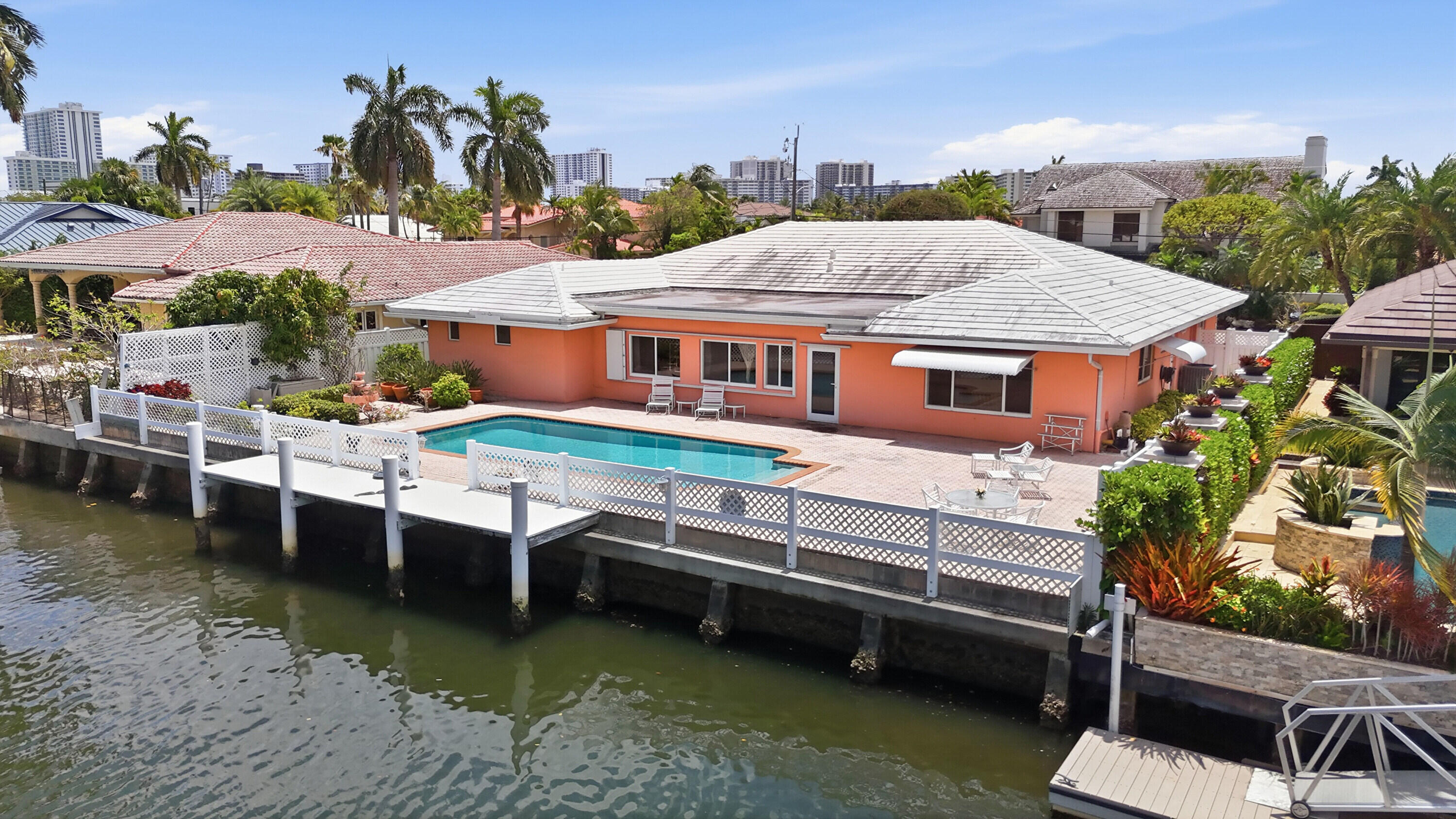 3021 NE 40th Fort Lauderdale, FL 33308