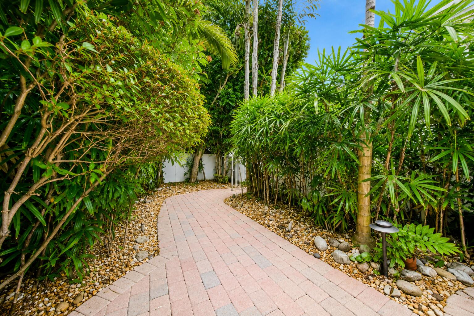 1523 SE 2nd Fort Lauderdale, FL 33301