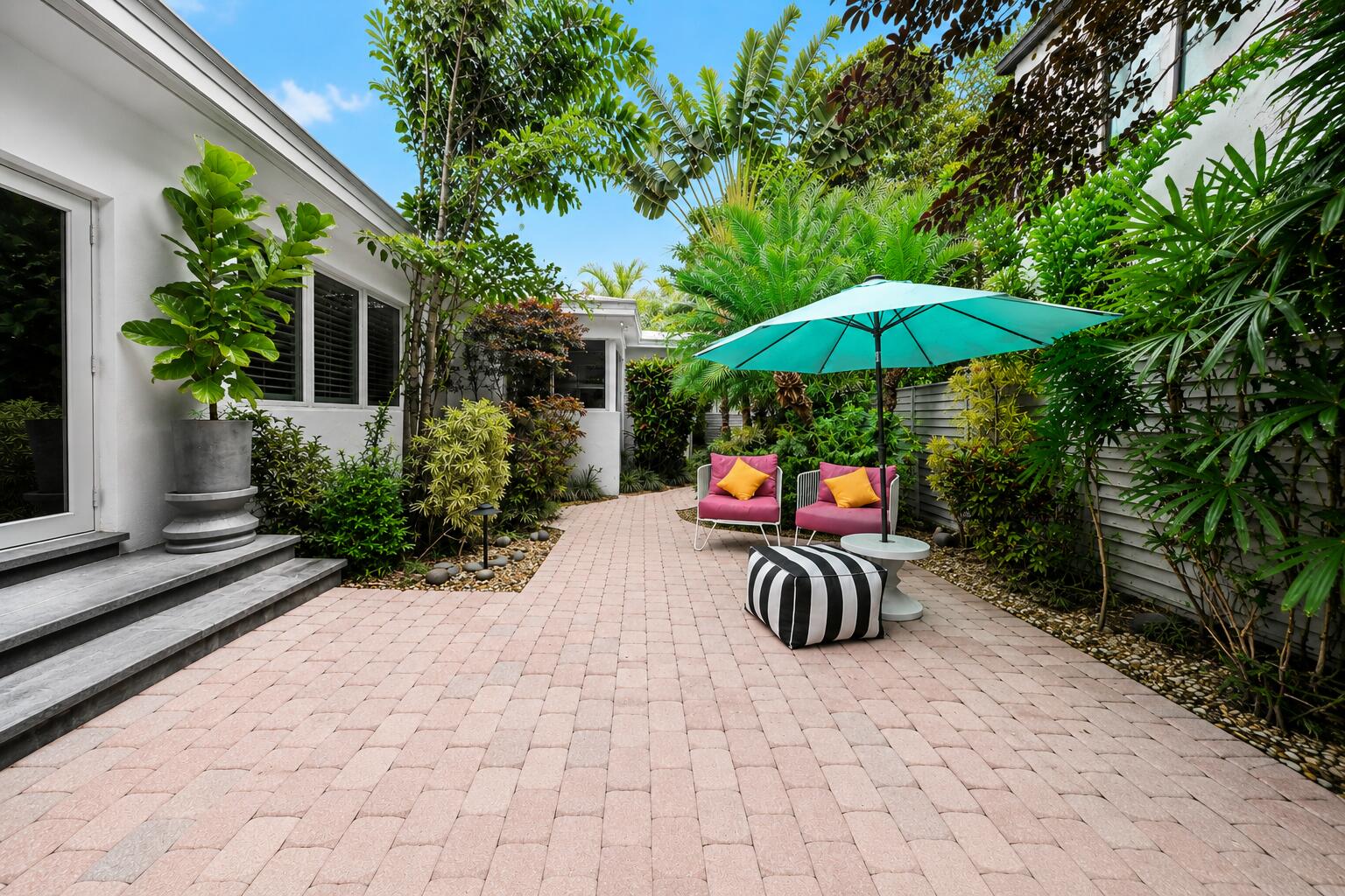 1523 SE 2nd Fort Lauderdale, FL 33301