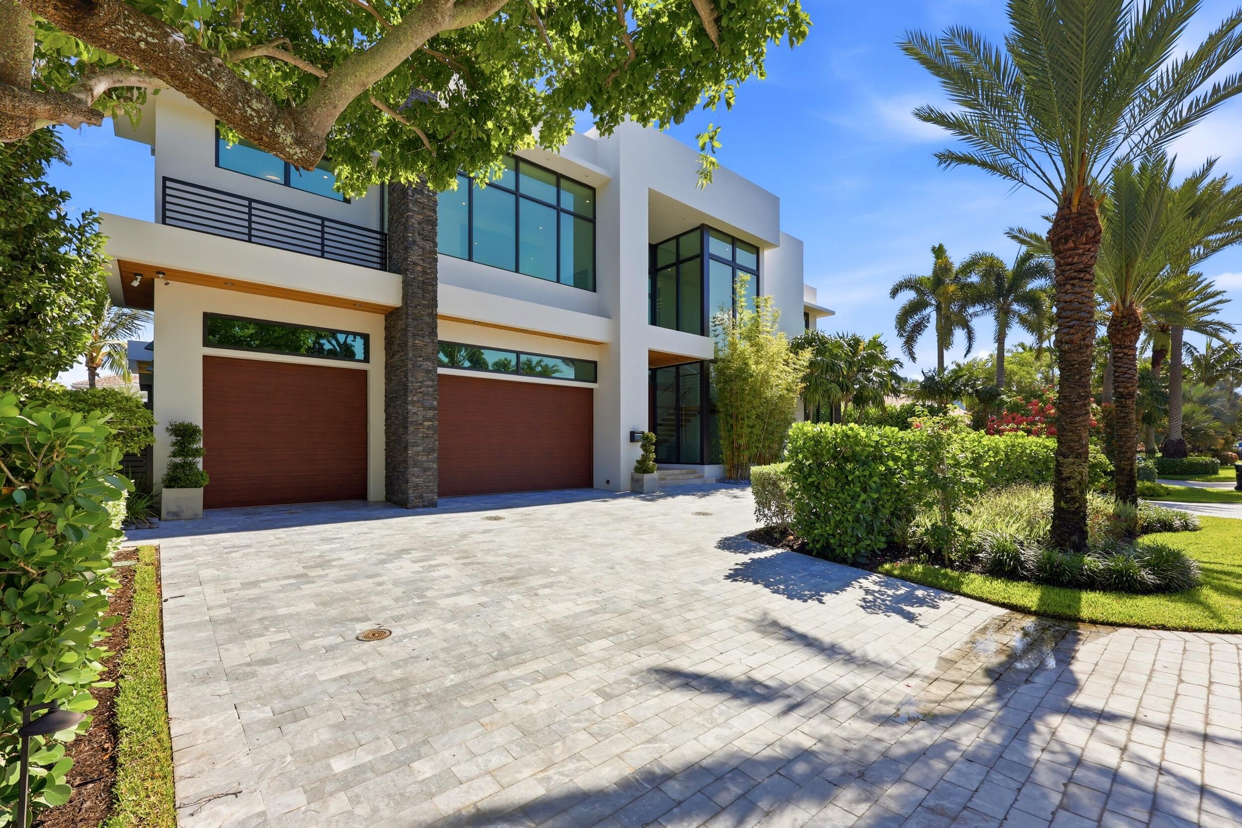 2863 NE 27th