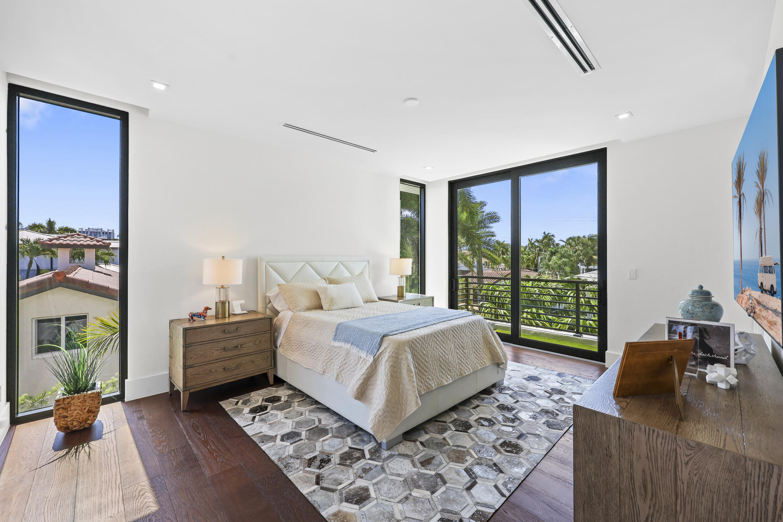 2863 NE 27th Fort Lauderdale, FL 33306
