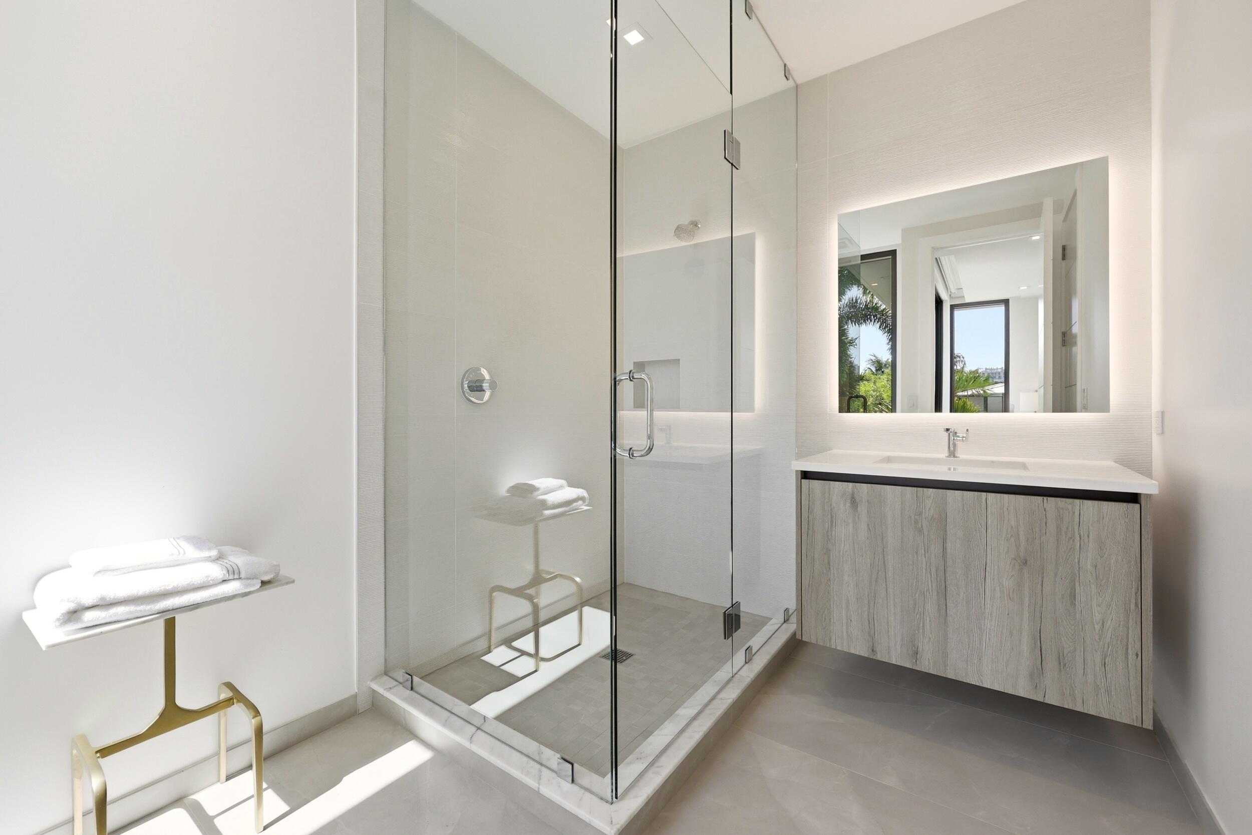 2863 NE 27th Fort Lauderdale, FL 33306