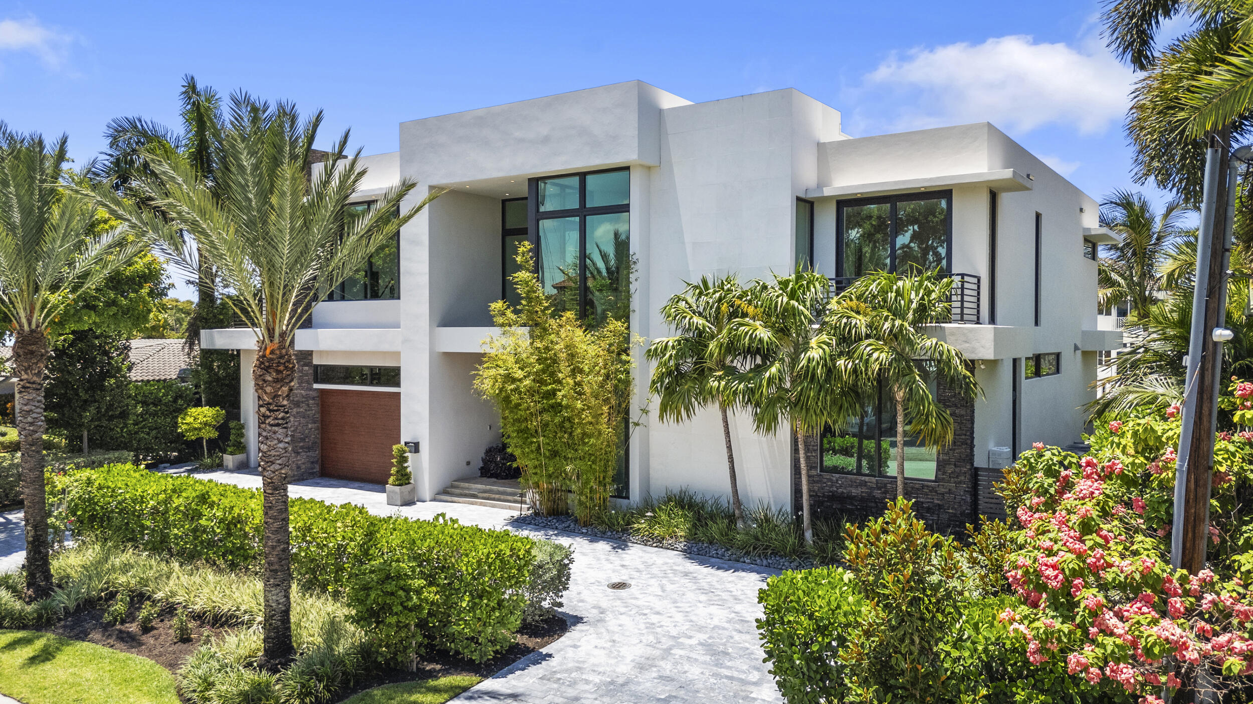 2863 NE 27th Fort Lauderdale, FL 33306