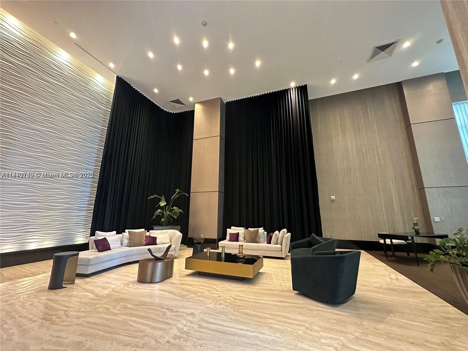 image The Plaza on Brickell East8