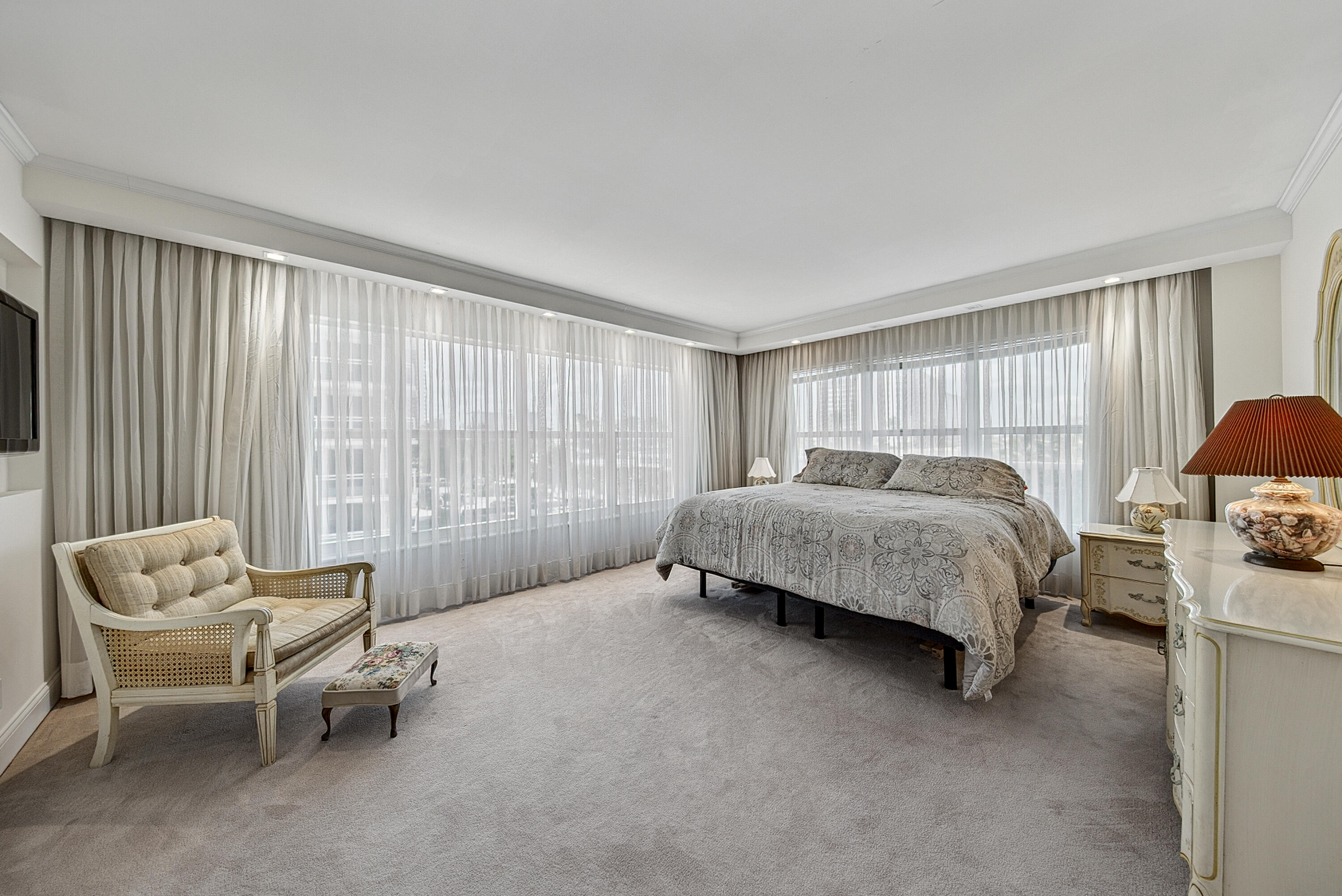 3500 Galt Ocean #207 Fort Lauderdale, FL 33308