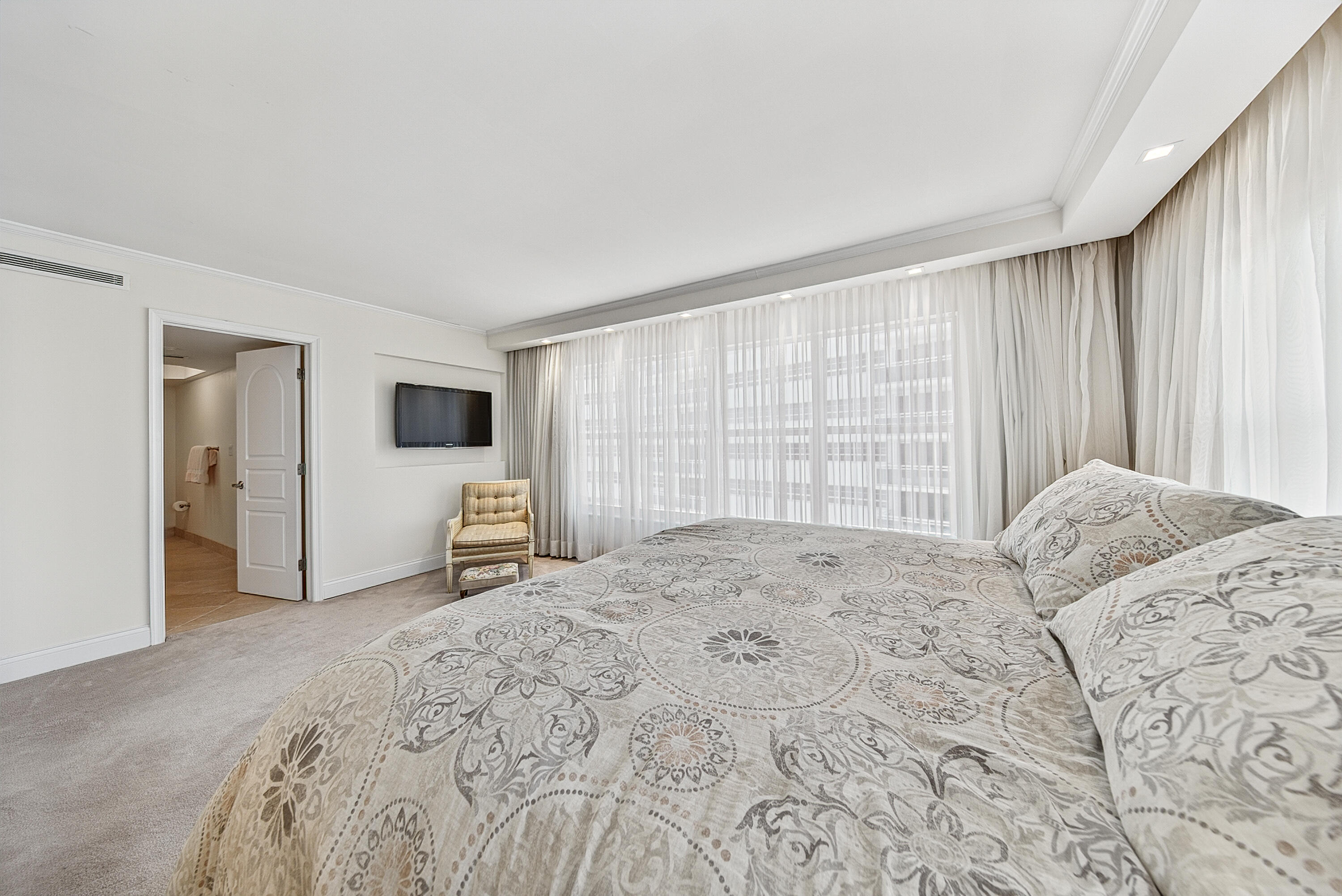 3500 Galt Ocean #207 Fort Lauderdale, FL 33308