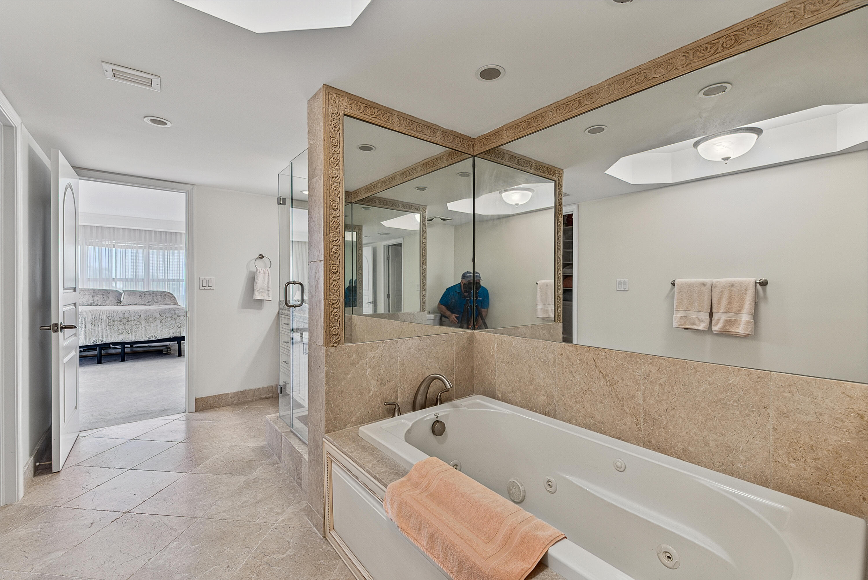 3500 Galt Ocean #207 Fort Lauderdale, FL 33308