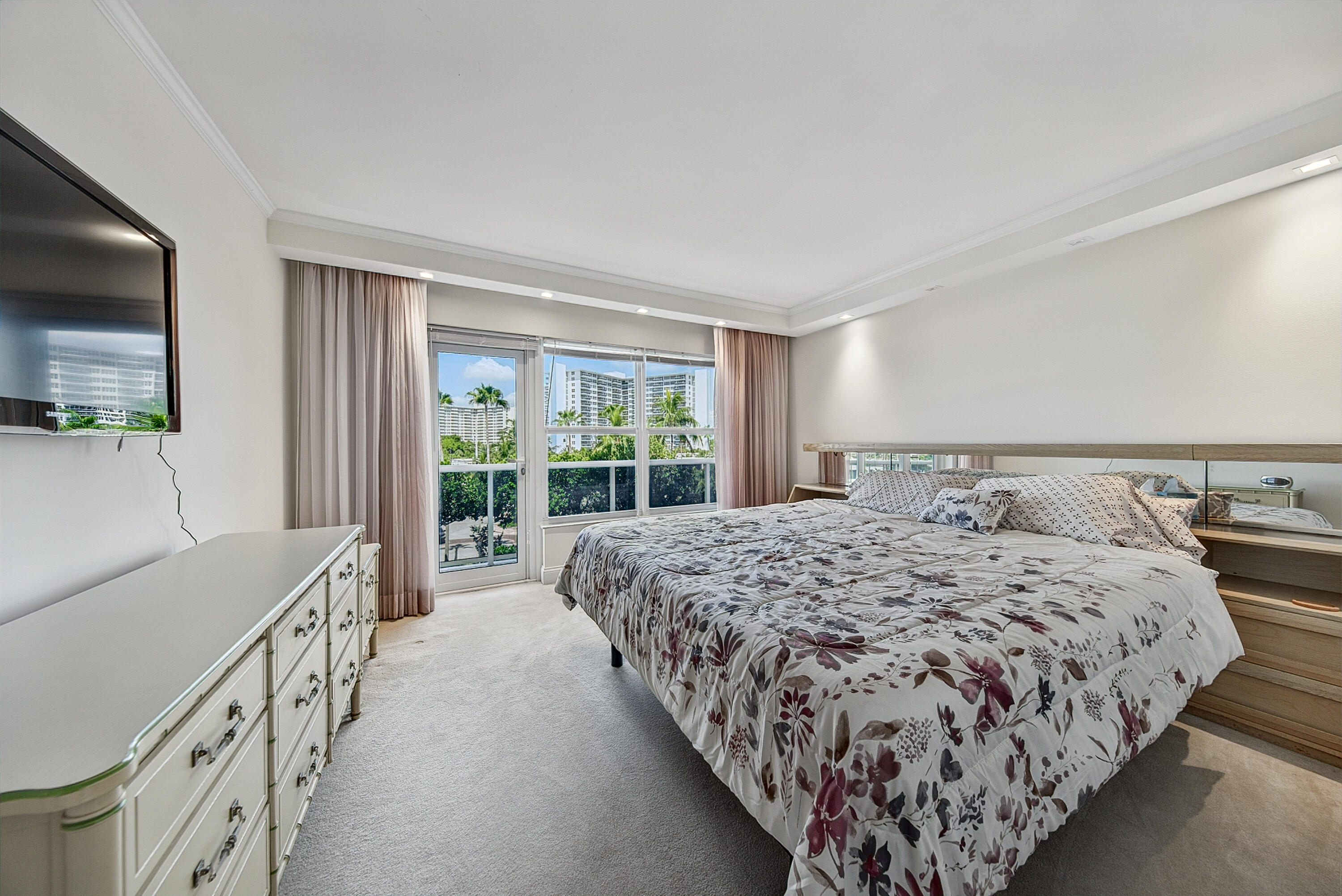 3500 Galt Ocean #207 Fort Lauderdale, FL 33308