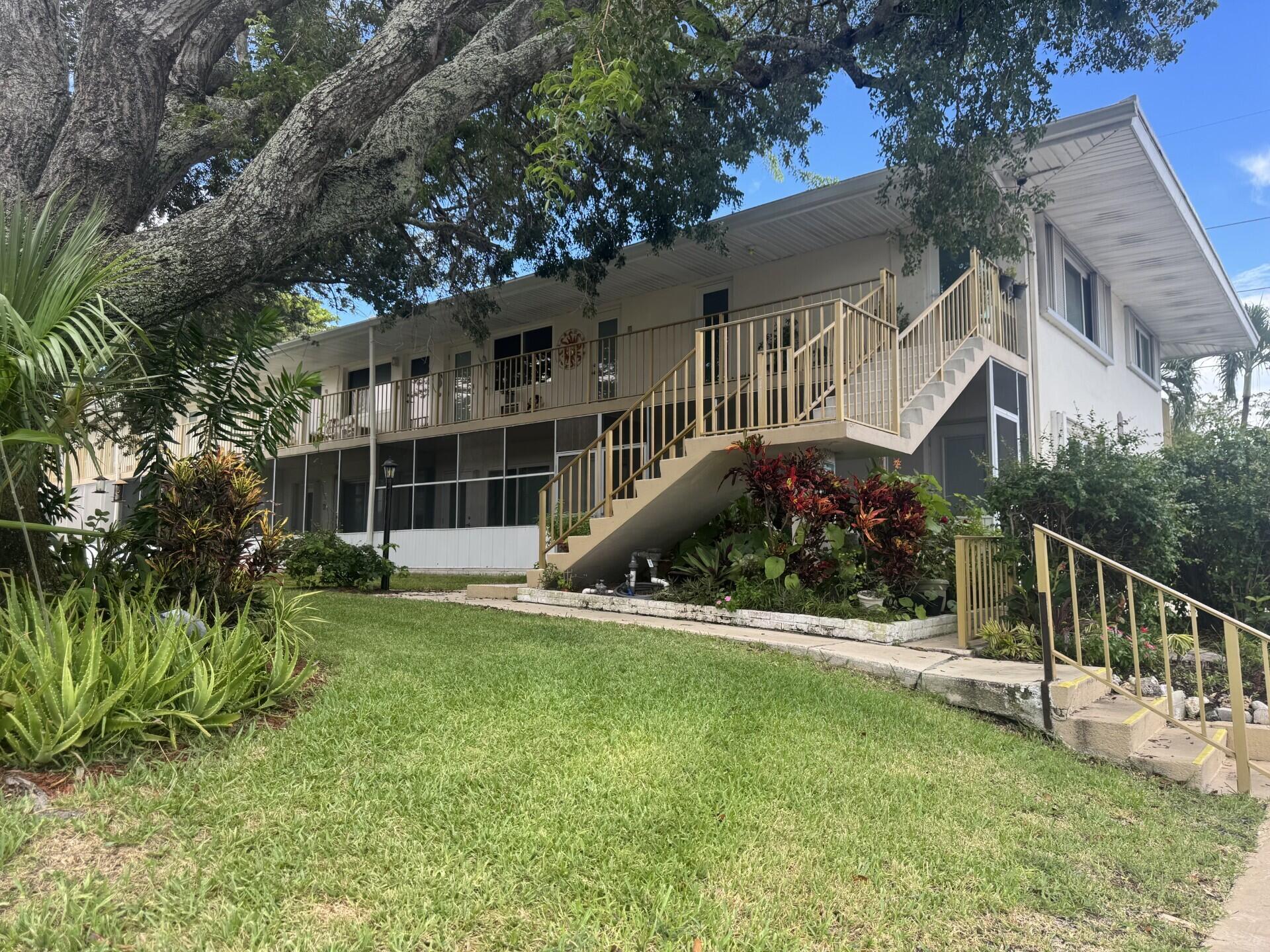 11 SW 4th Ave #1