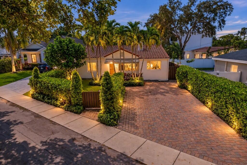 712 Ponce De Leon Dr