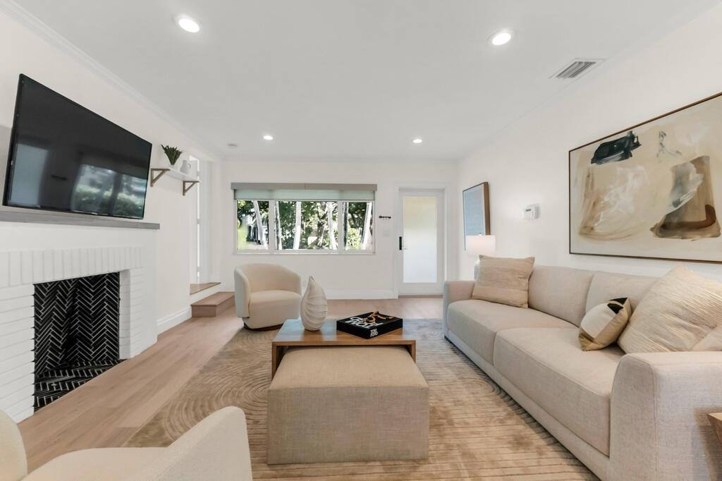 712 Ponce De Leon Dr Fort Lauderdale, FL 33316