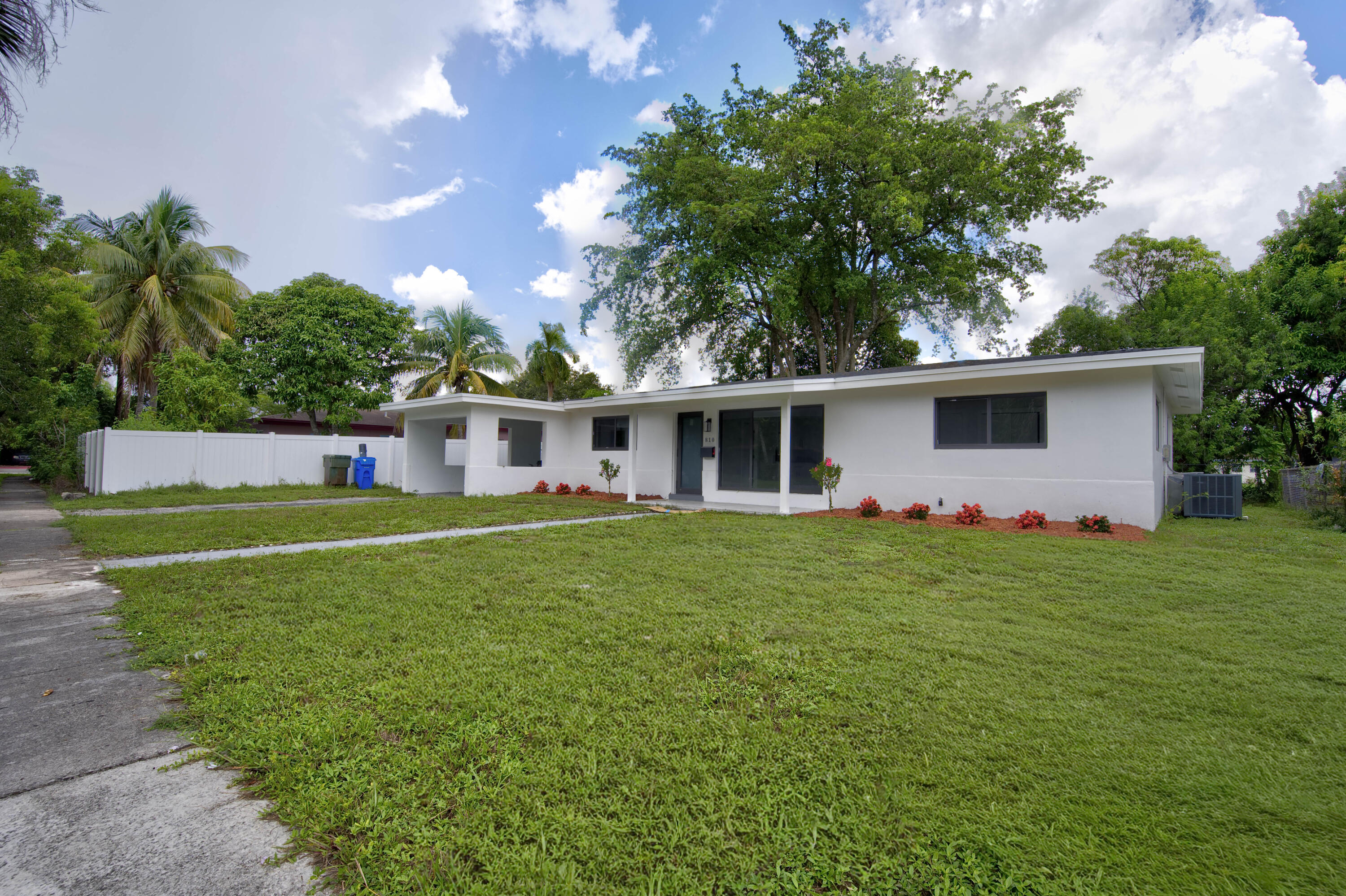 810 Wyoming Ave Fort Lauderdale, FL 33312