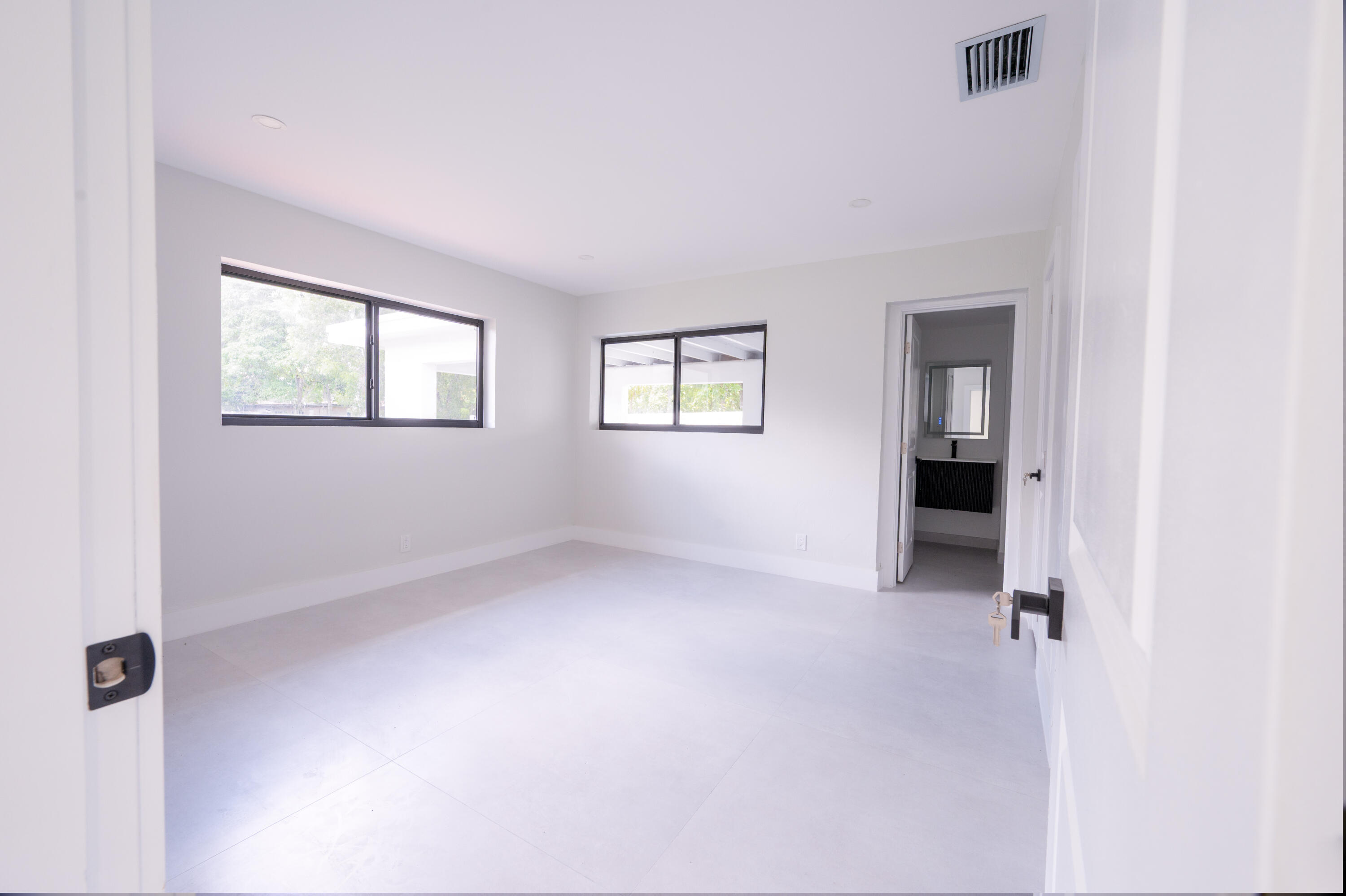 810 Wyoming Ave Fort Lauderdale, FL 33312