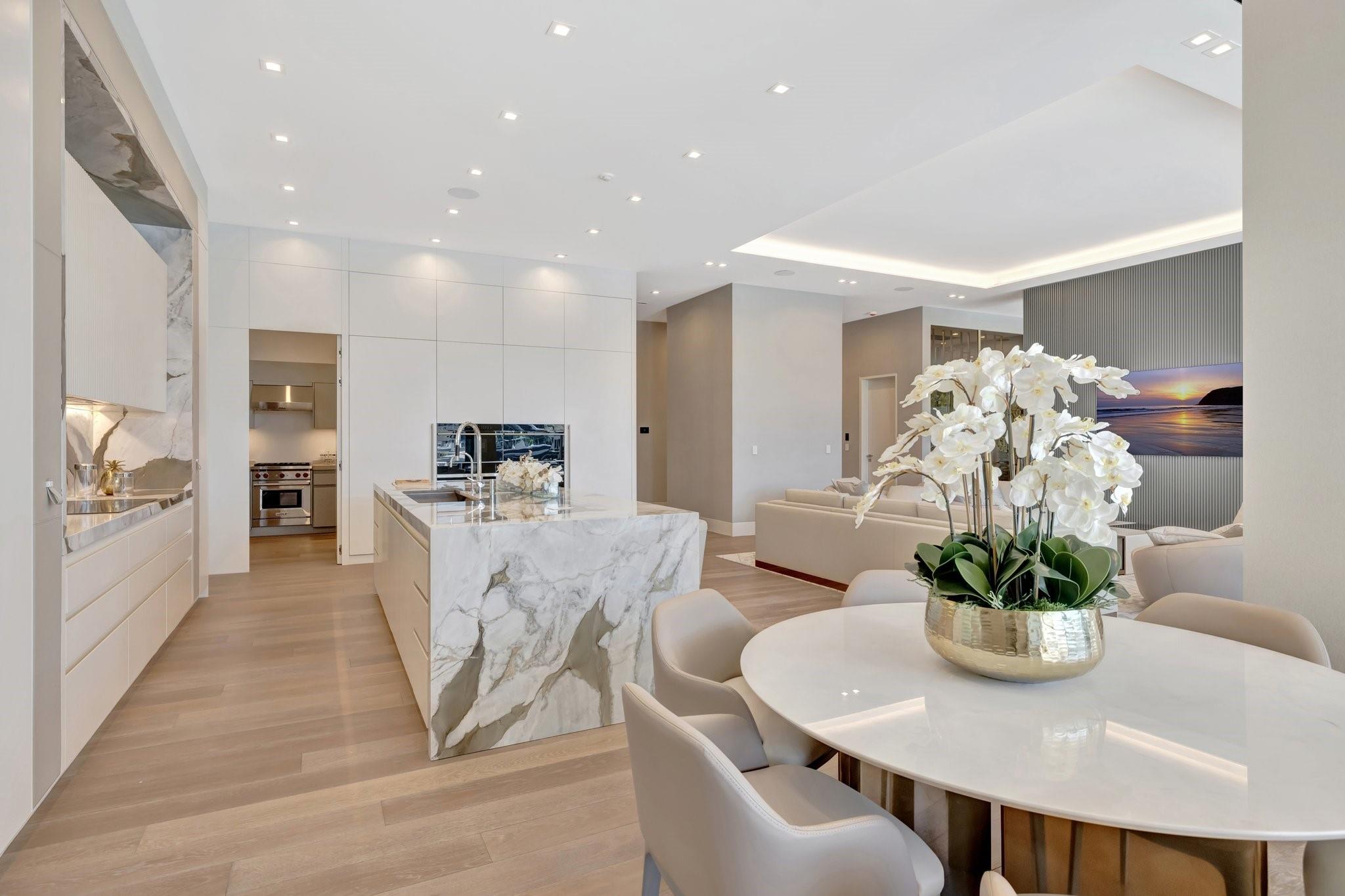 2560 Del Lago Dr Fort Lauderdale, FL 33316