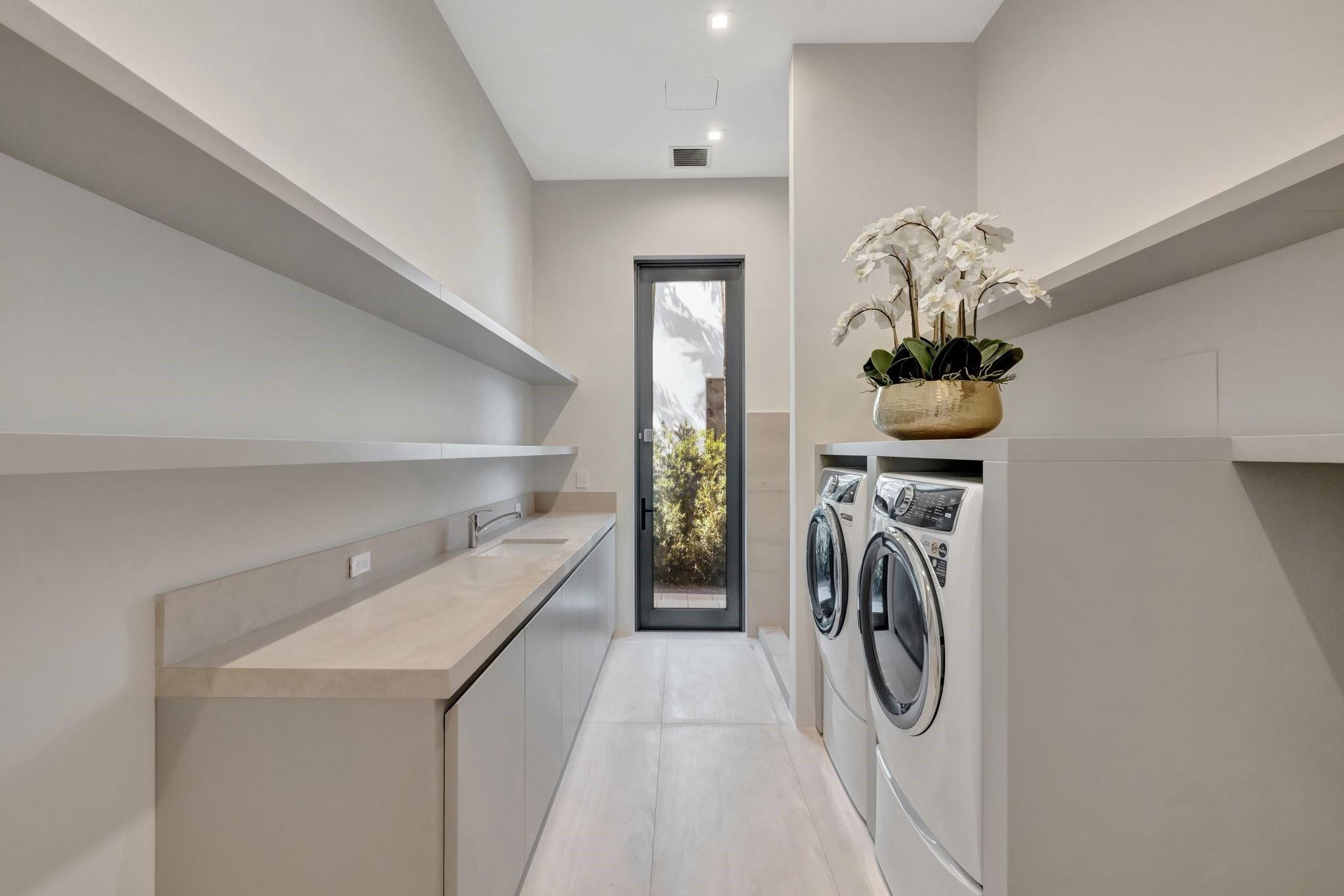 2560 Del Lago Dr Fort Lauderdale, FL 33316