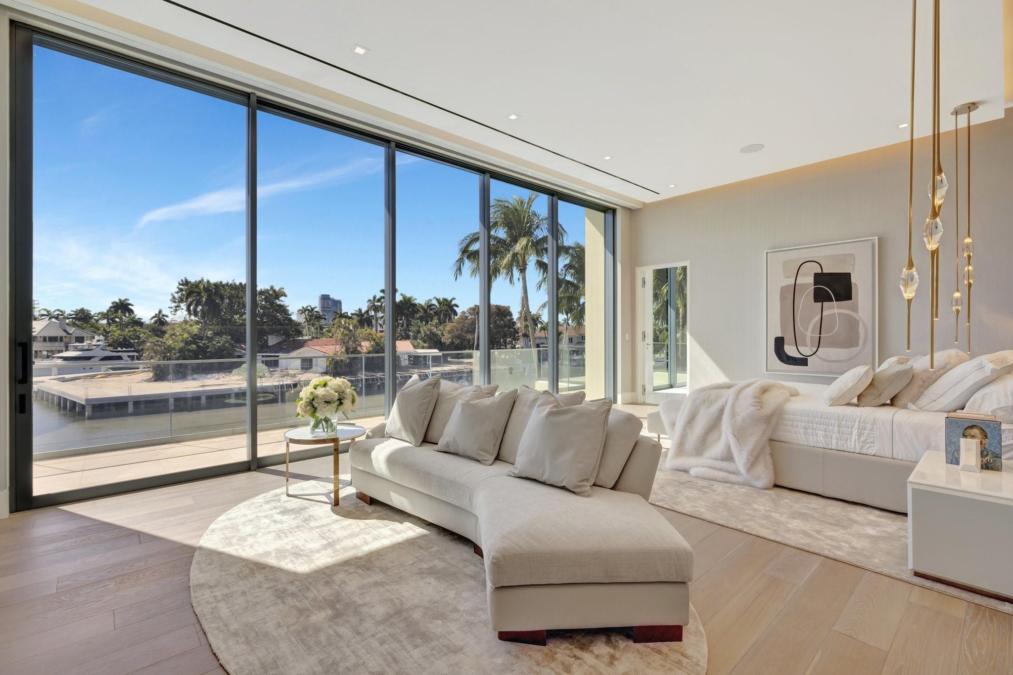 2560 Del Lago Dr Fort Lauderdale, FL 33316