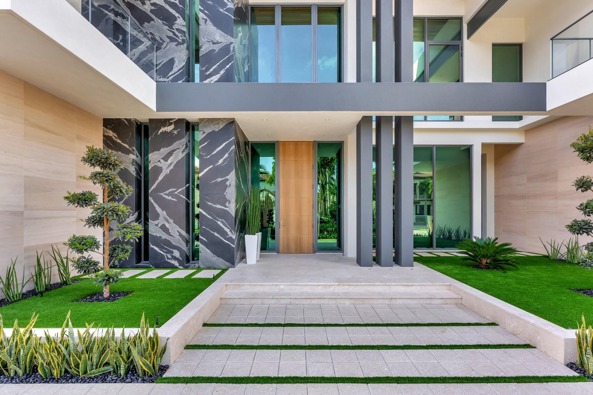 2560 Del Lago Dr Fort Lauderdale, FL 33316