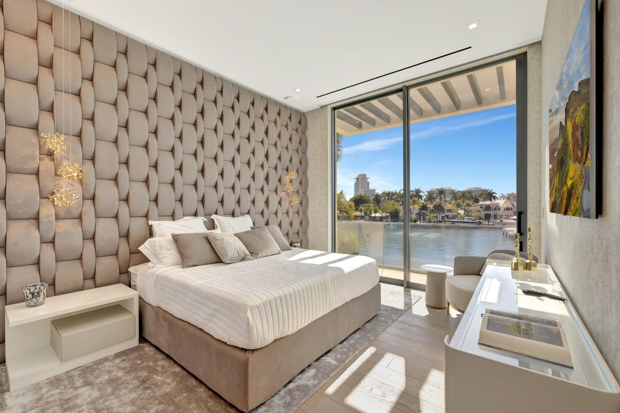 2560 Del Lago Dr Fort Lauderdale, FL 33316