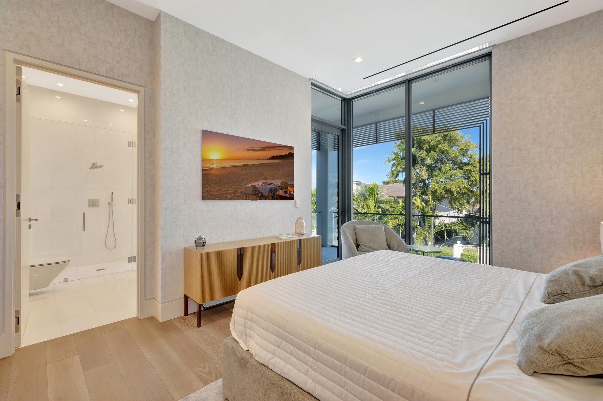 2560 Del Lago Dr Fort Lauderdale, FL 33316