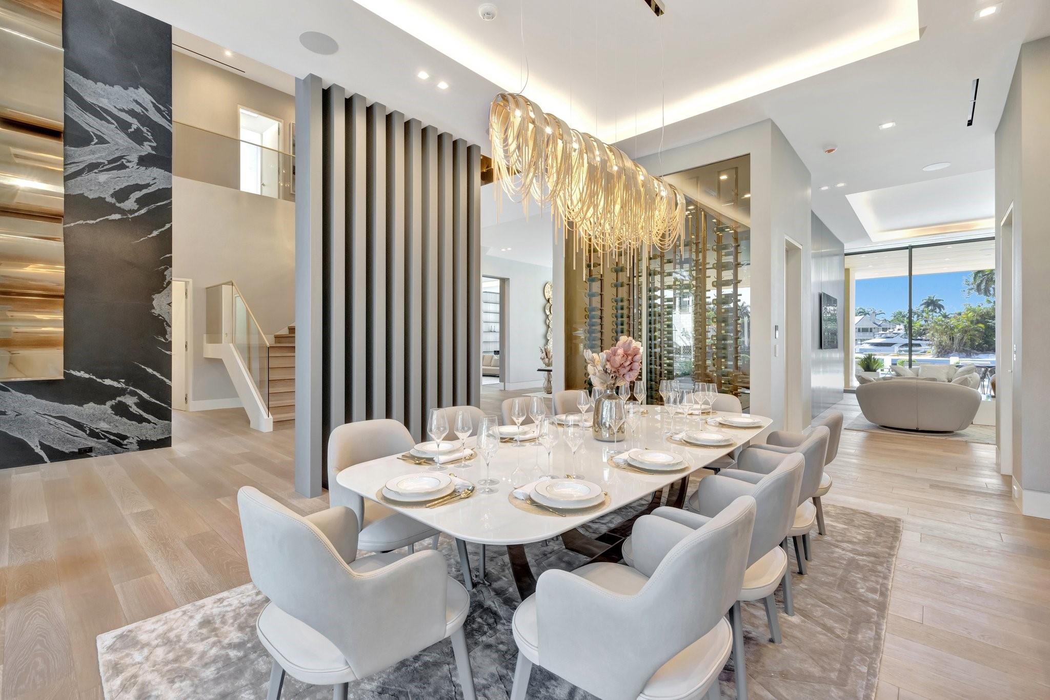 2560 Del Lago Dr Fort Lauderdale, FL 33316