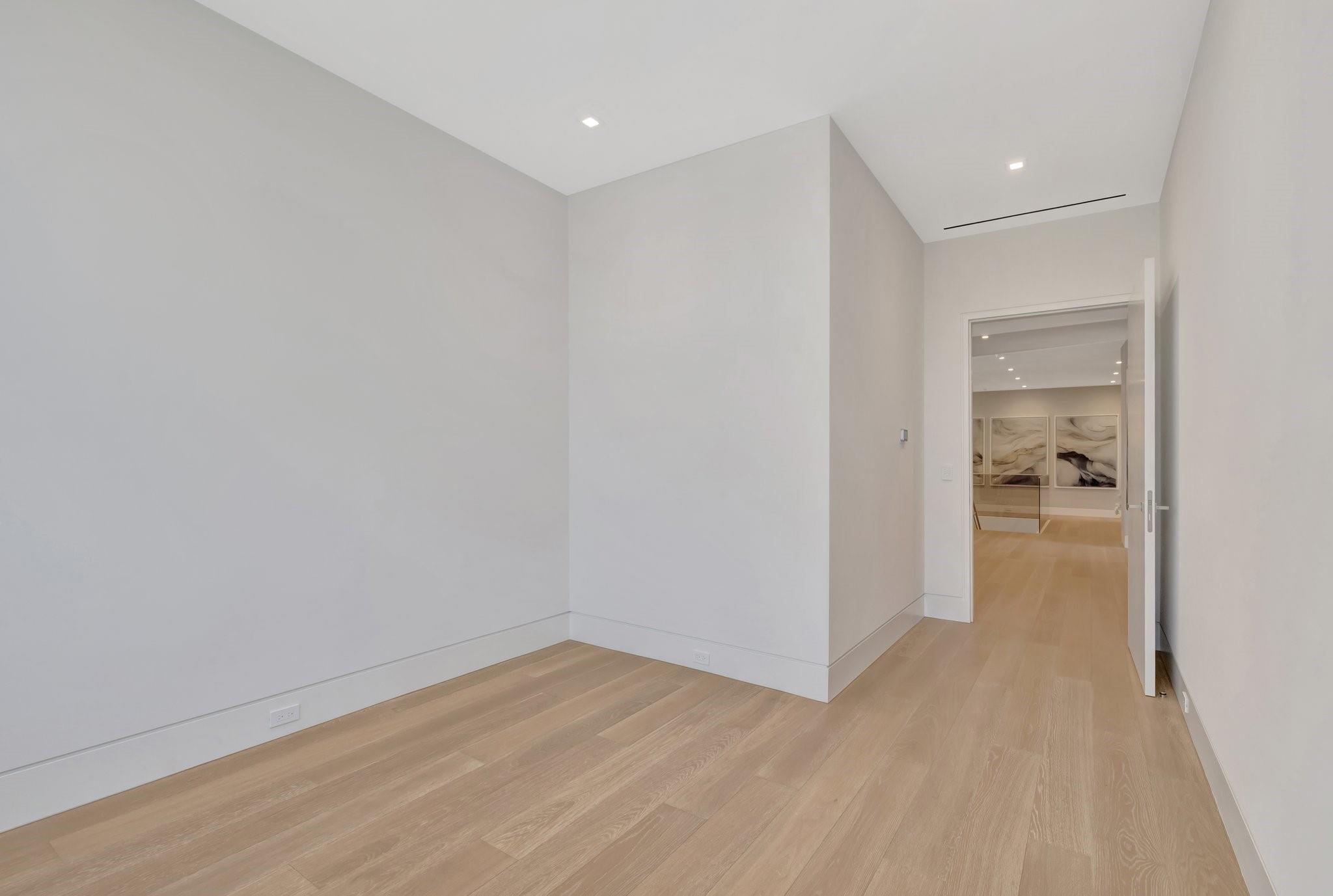 2560 Del Lago Dr Fort Lauderdale, FL 33316