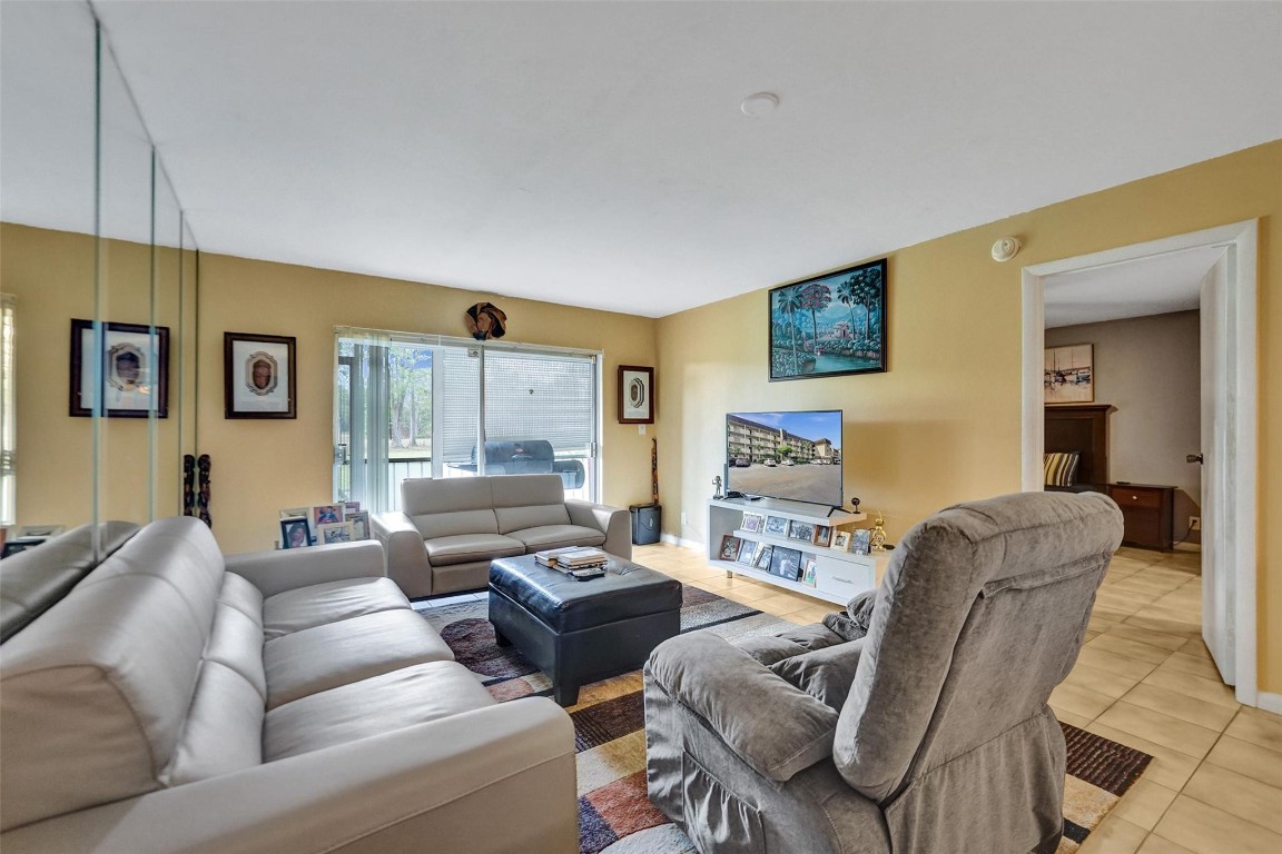 6200 NW 44th St #103 Lauderhill, FL 33319