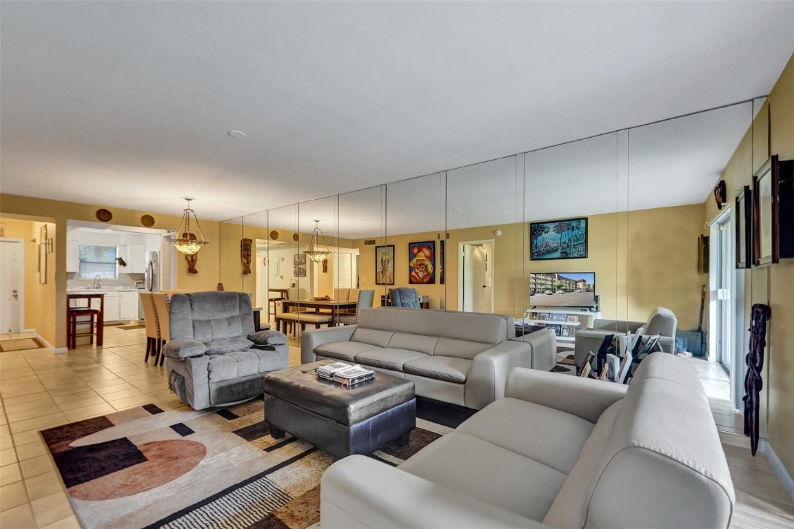 6200 NW 44th St #103 Lauderhill, FL 33319