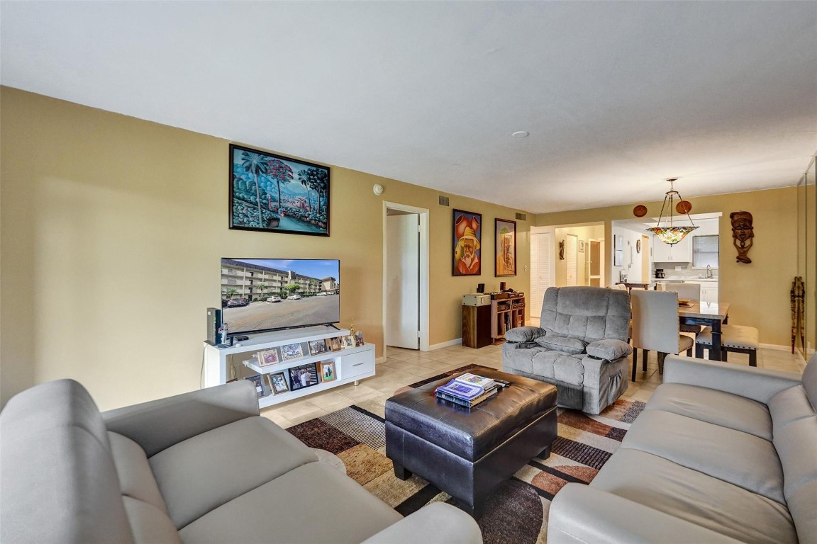 6200 NW 44th St #103 Lauderhill, FL 33319