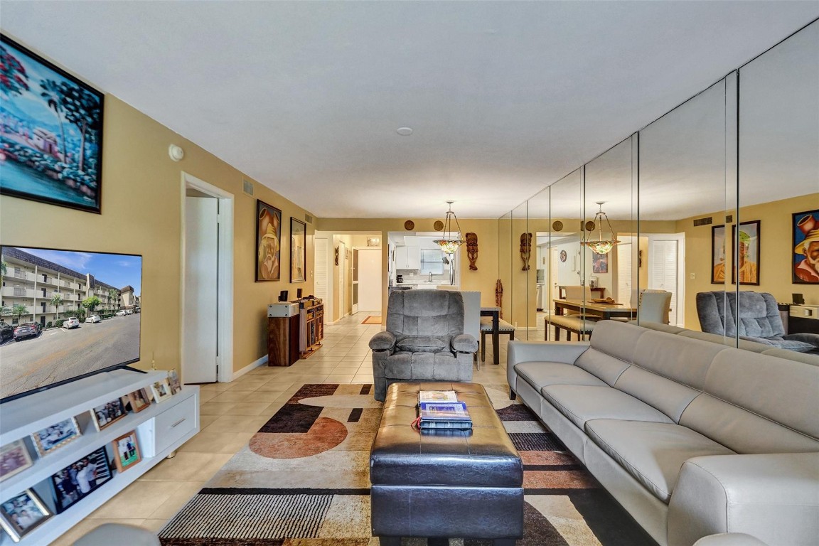 6200 NW 44th St #103 Lauderhill, FL 33319